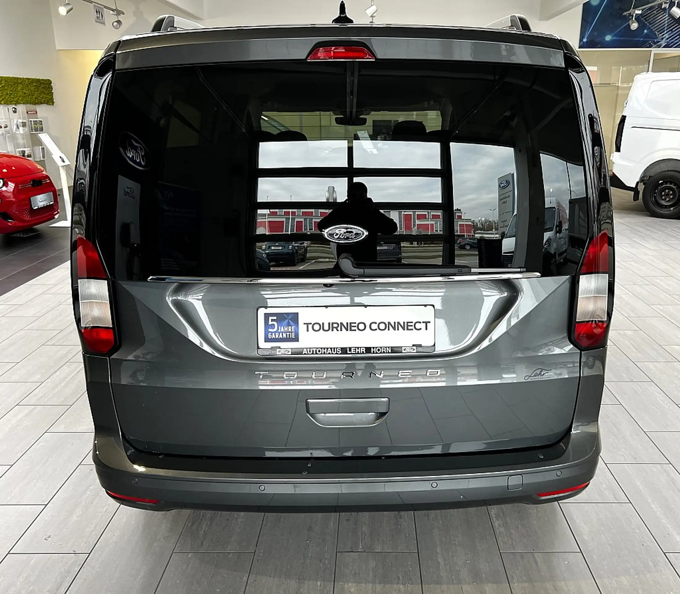 Ford - Grand Tourneo