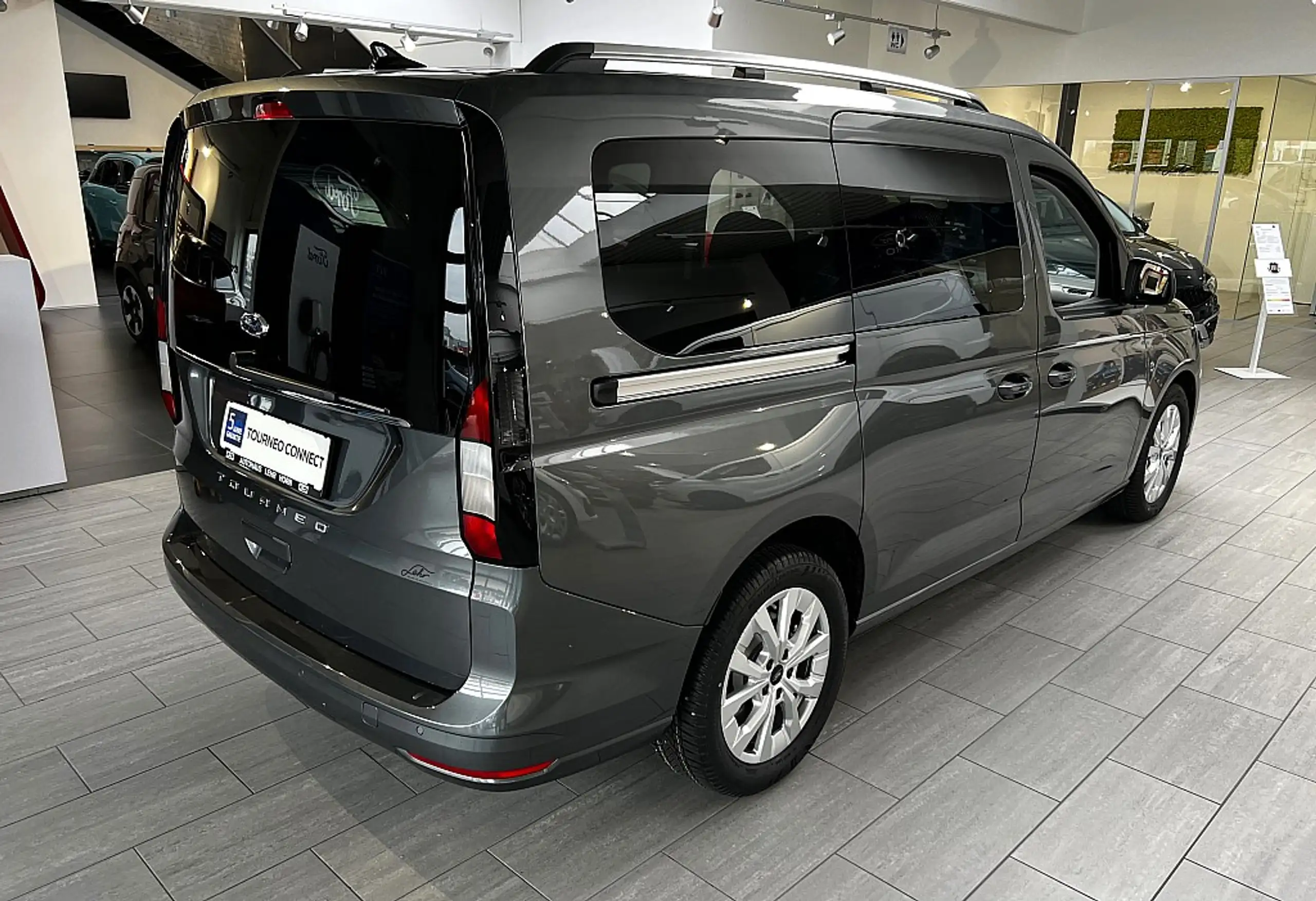 Ford - Grand Tourneo