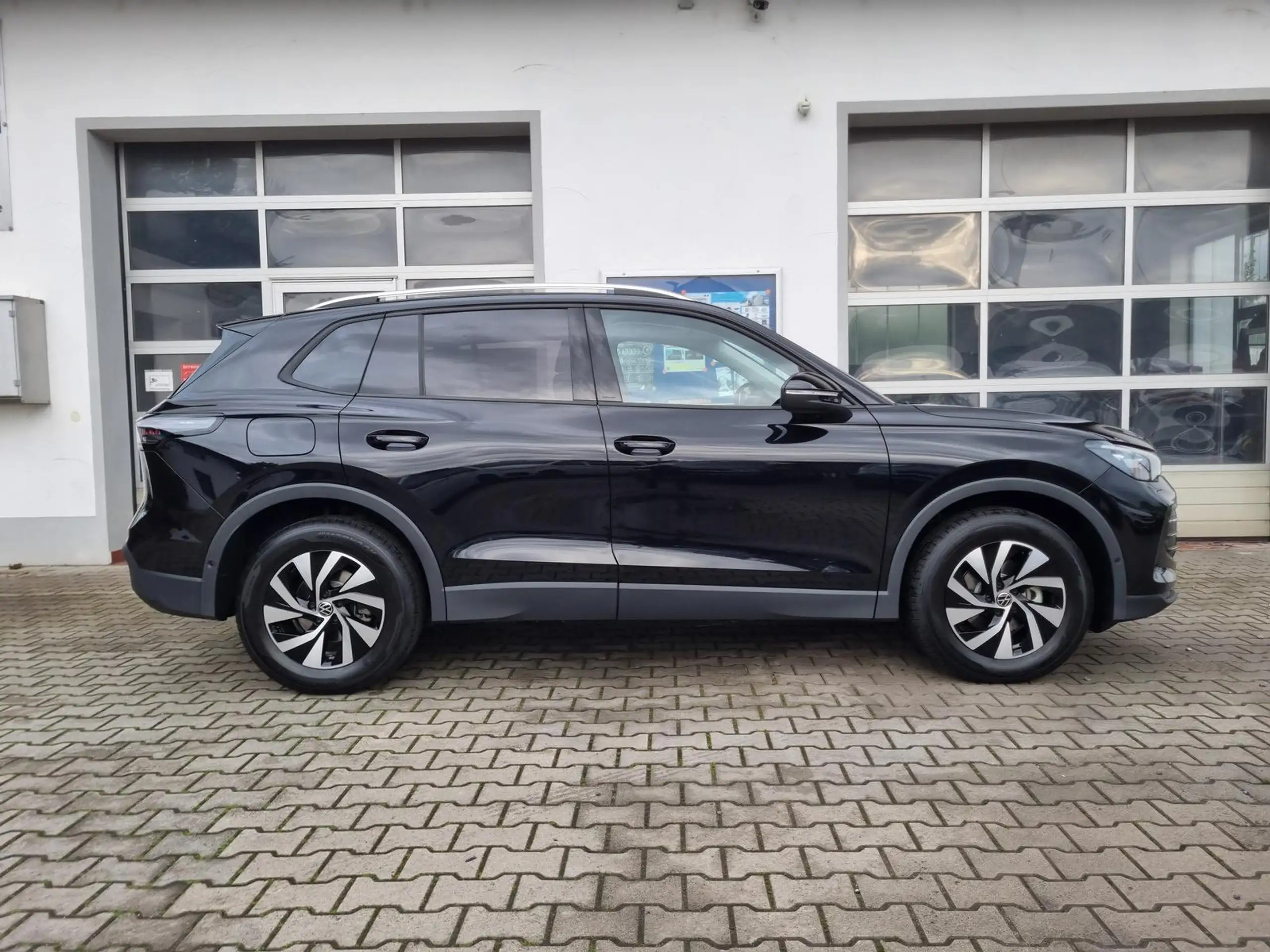 Volkswagen - Tiguan