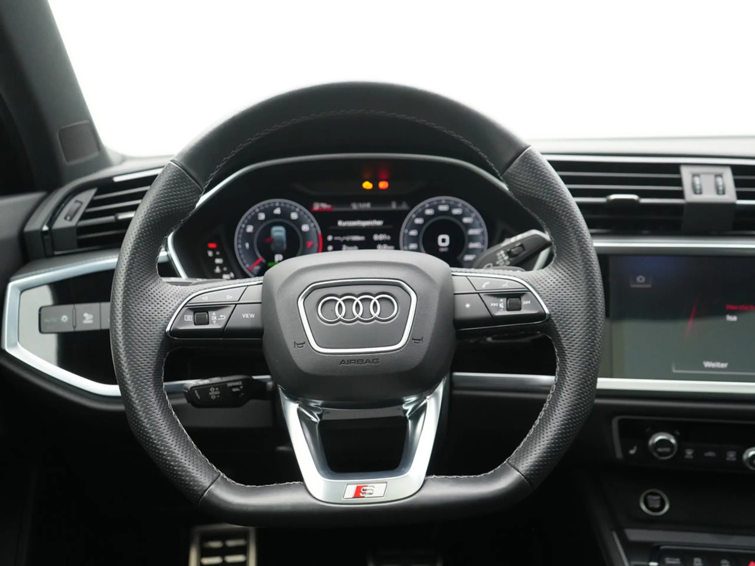 Audi - Q3