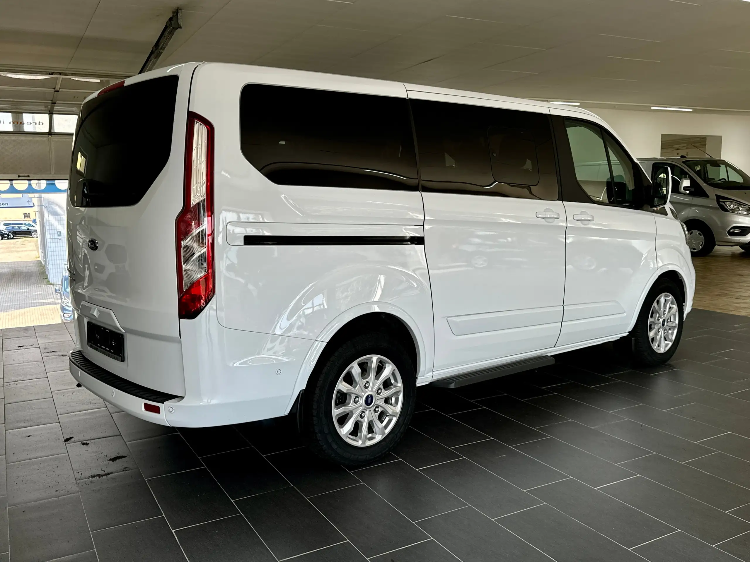 Ford - Tourneo Custom