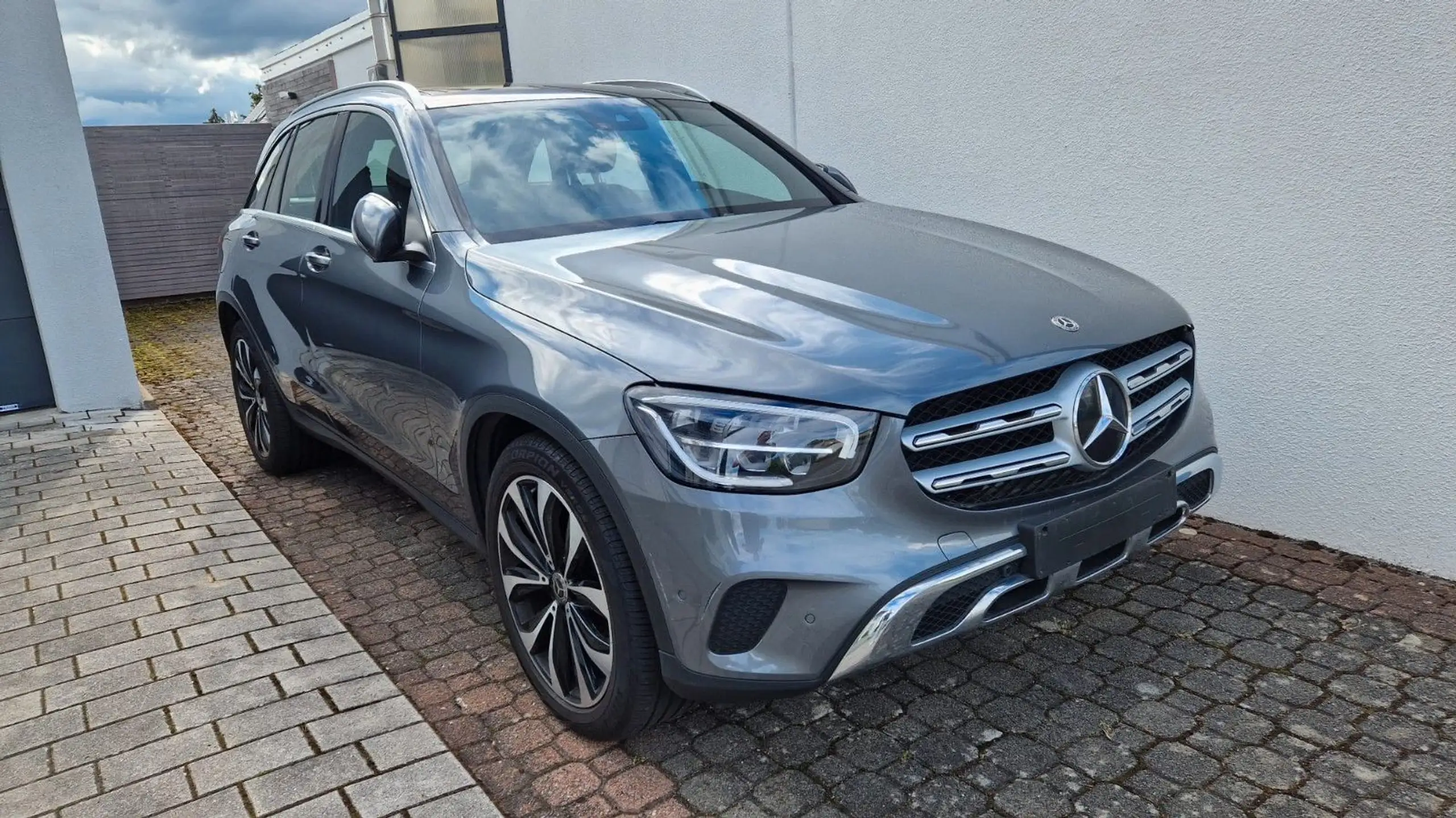 Mercedes-Benz - GLC 300