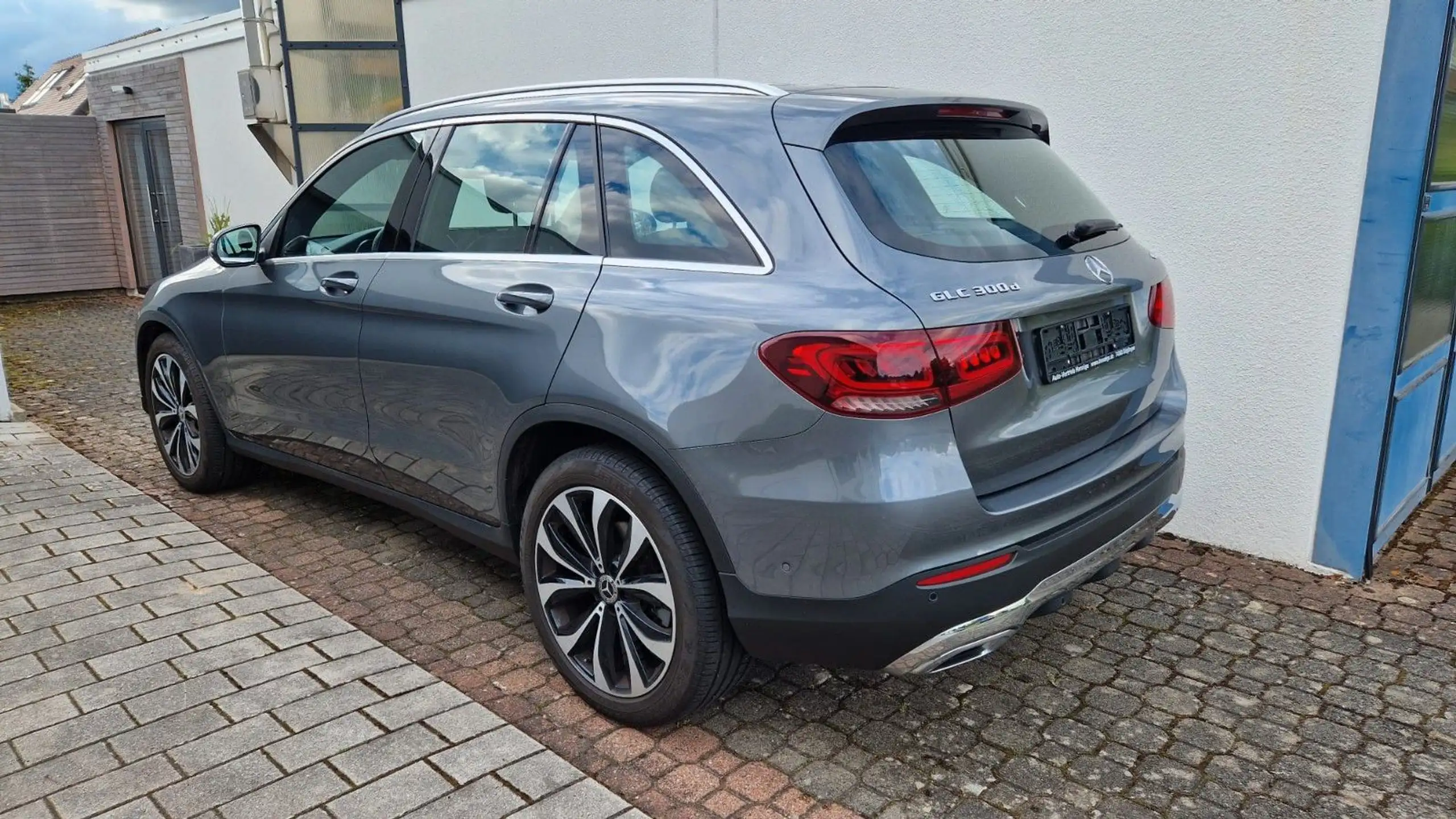 Mercedes-Benz - GLC 300