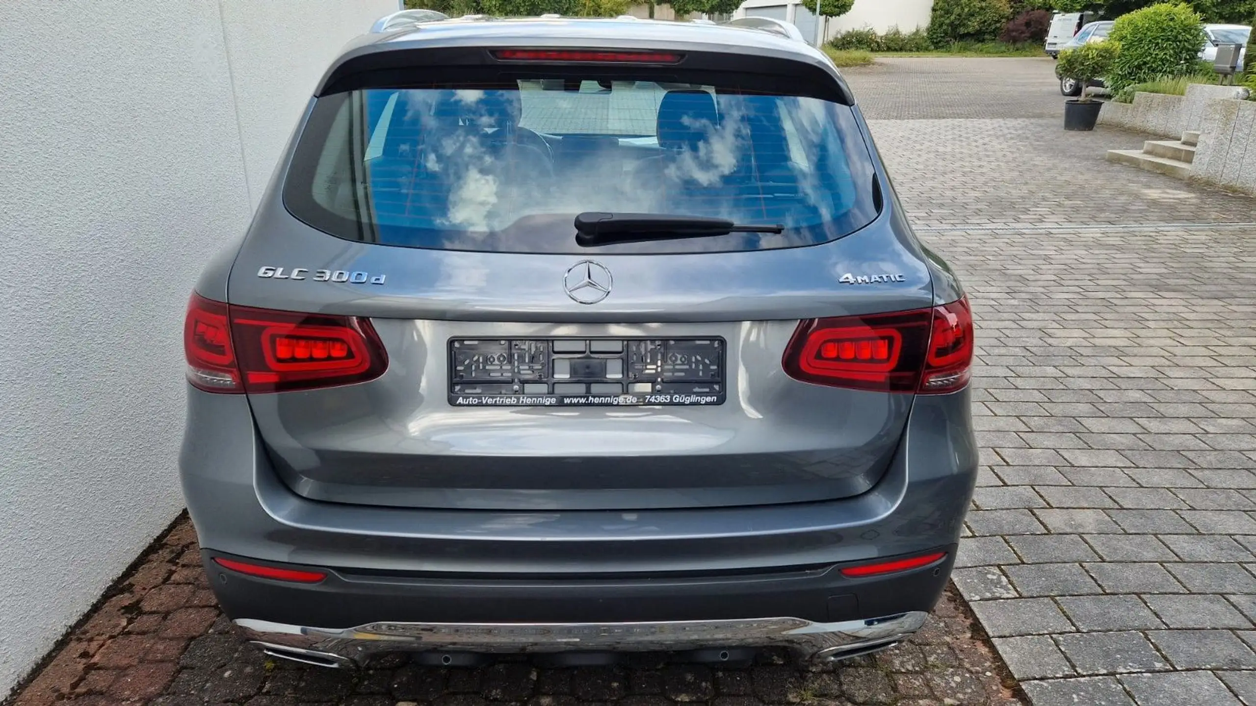 Mercedes-Benz - GLC 300