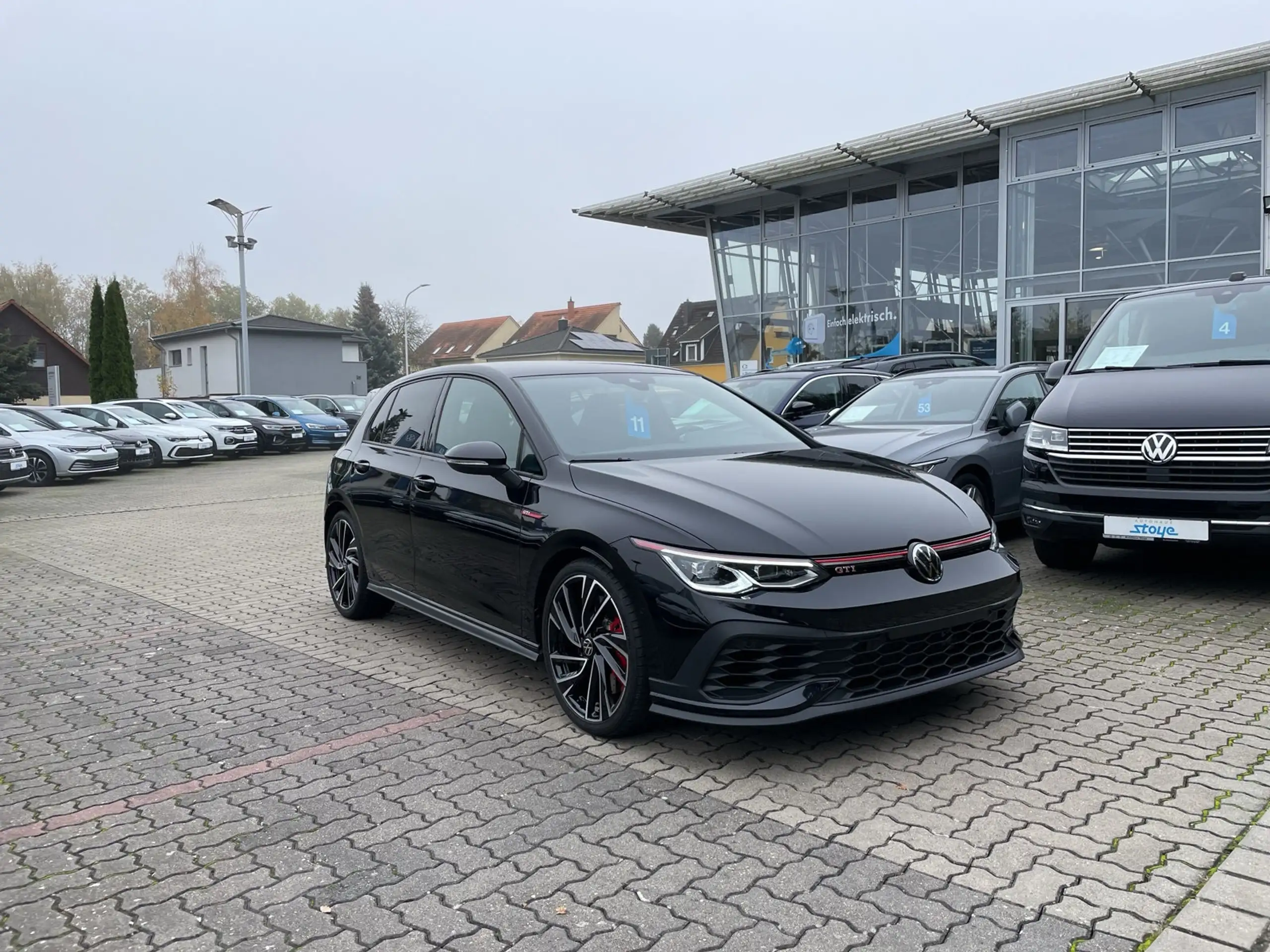 Volkswagen - Golf GTI