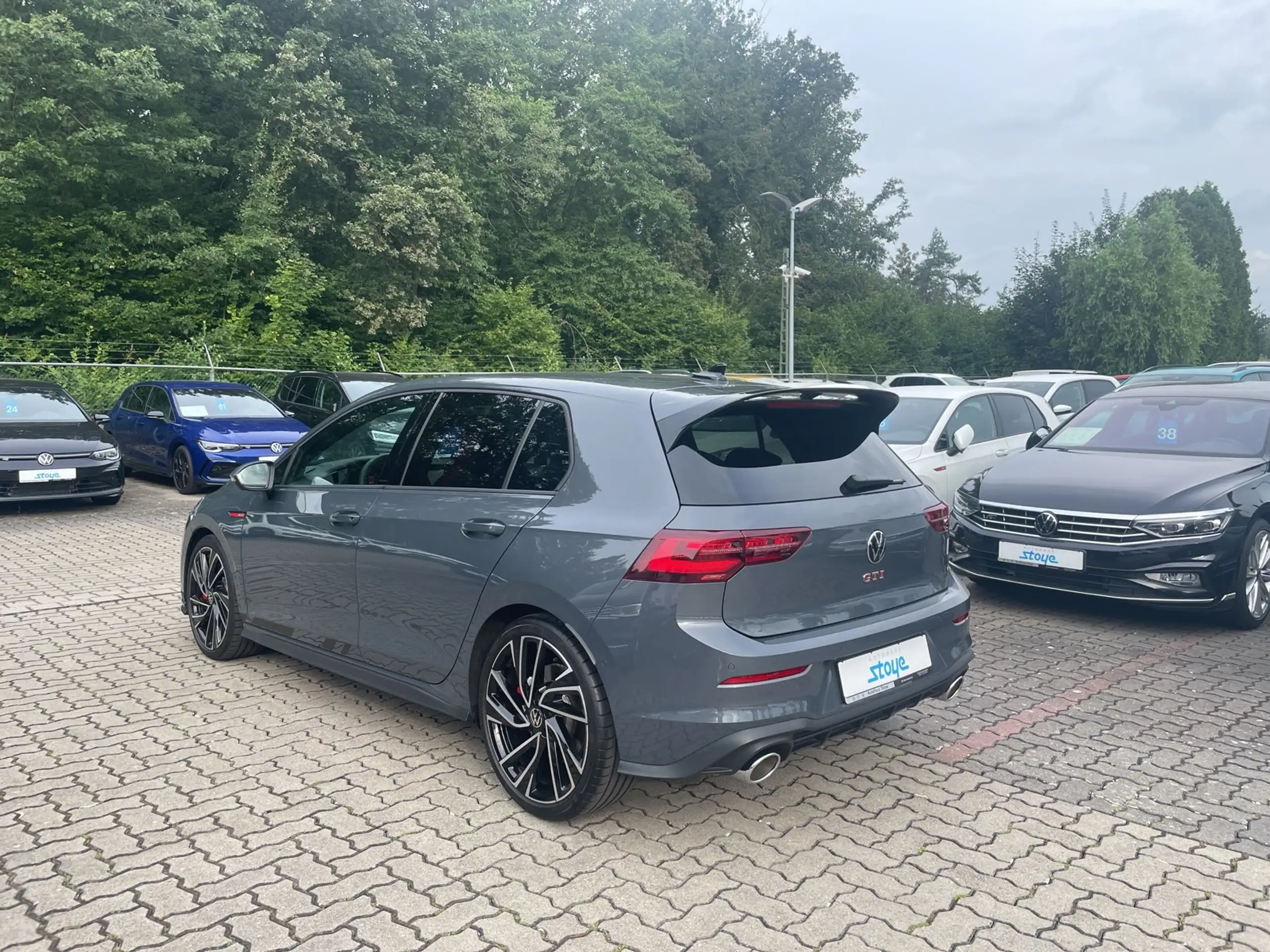 Volkswagen - Golf GTI