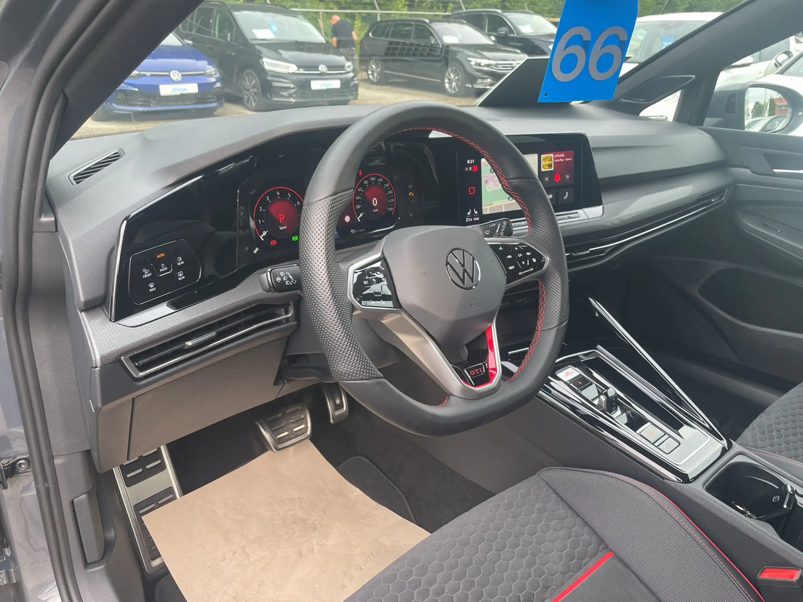 Volkswagen - Golf GTI