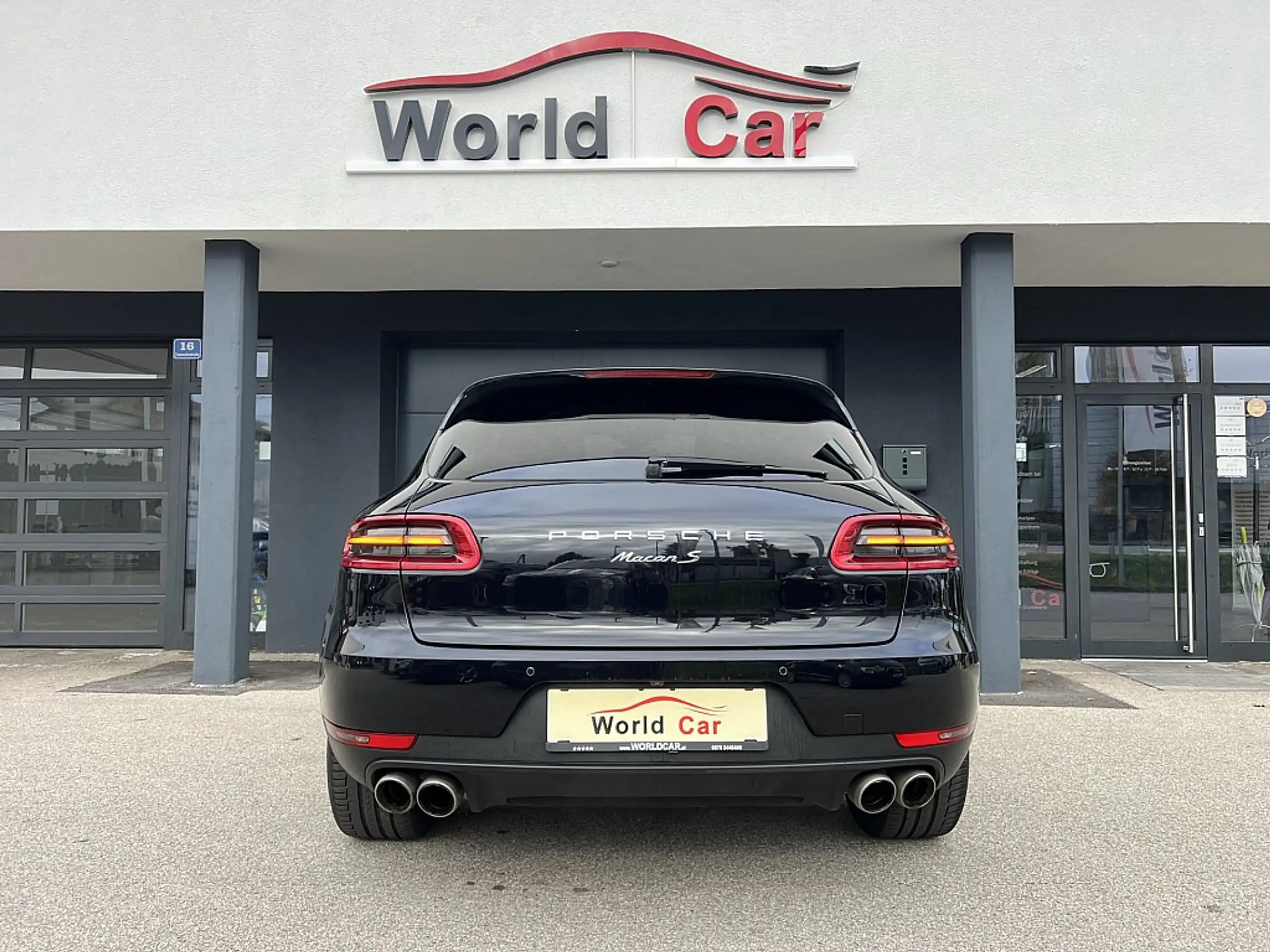 Porsche - Macan