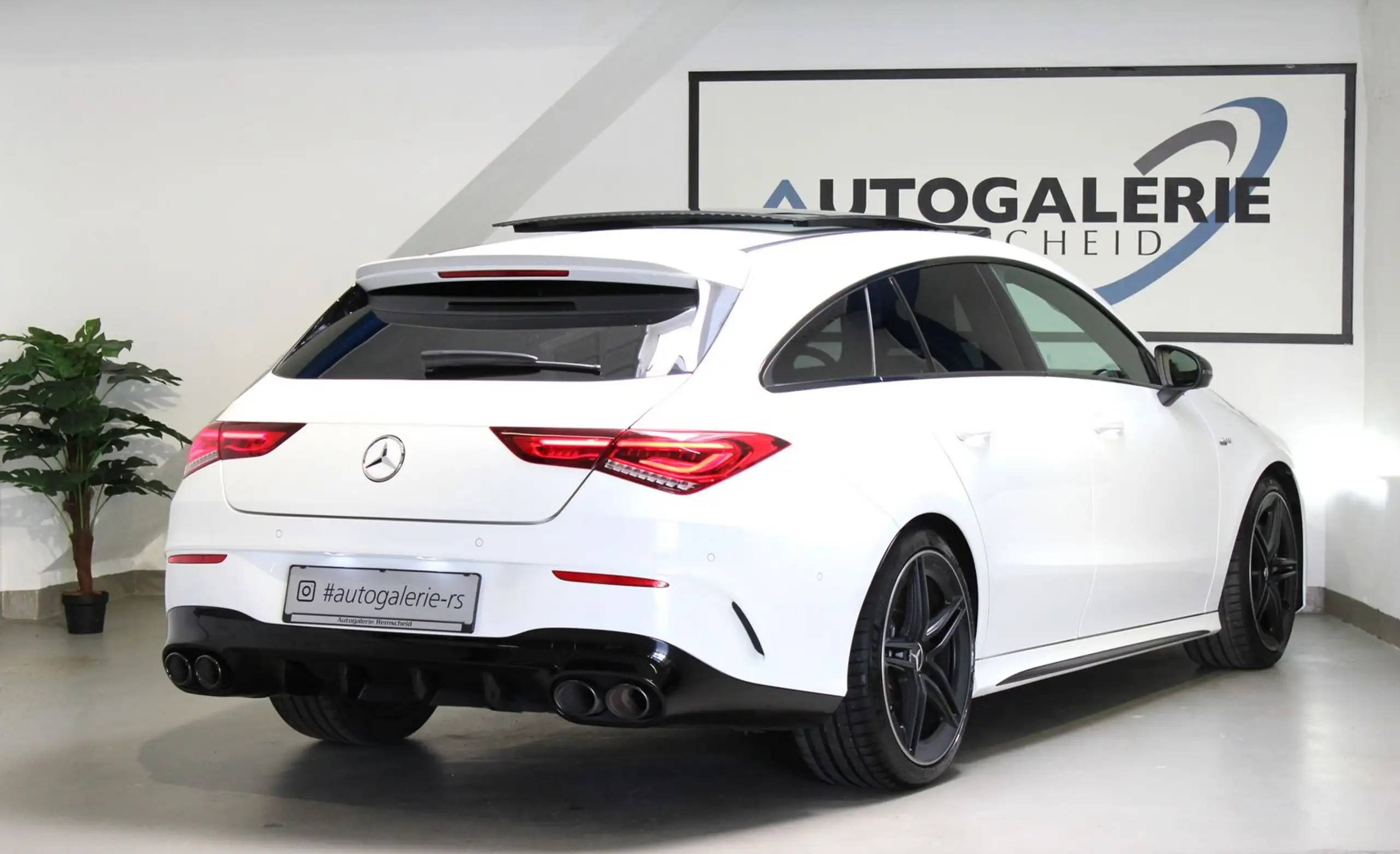 Mercedes-Benz - CLA 45 AMG