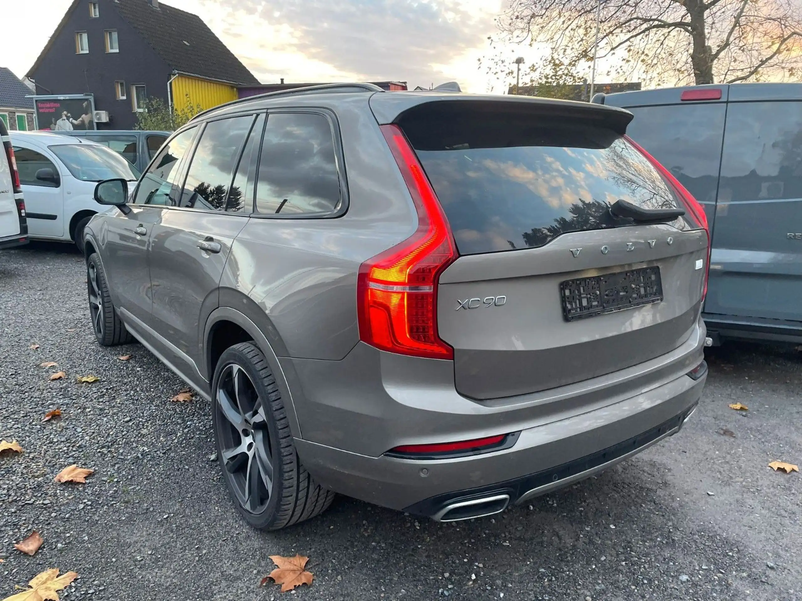 Volvo - XC90