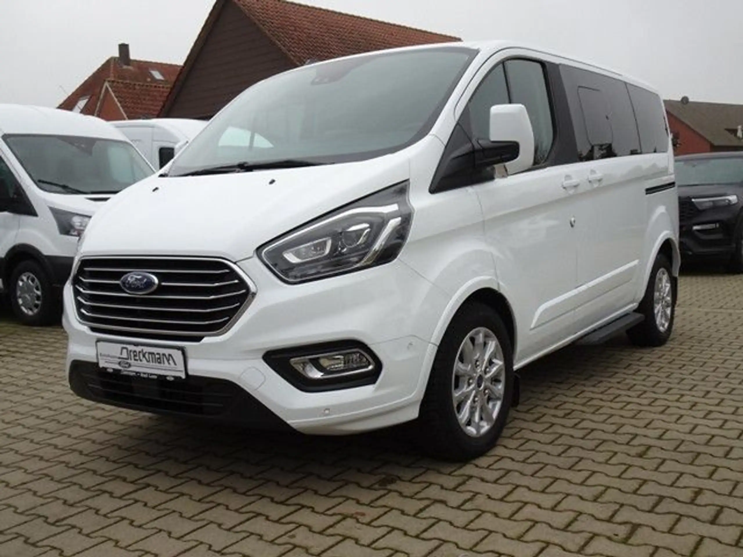 Ford Tourneo Custom 2023