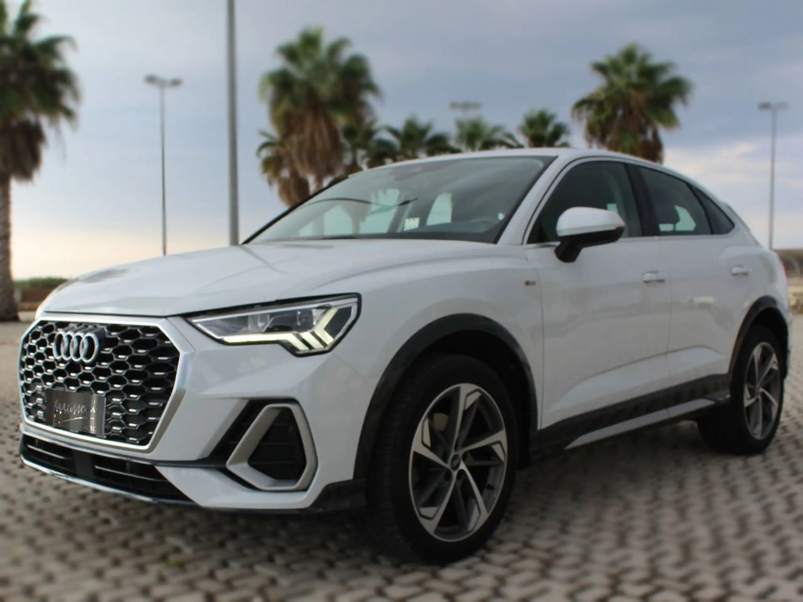 Audi - Q3