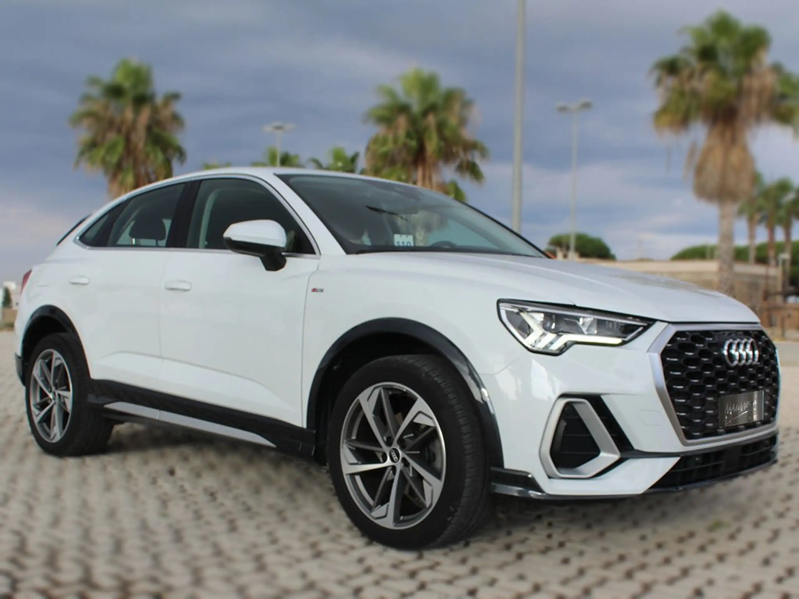 Audi - Q3