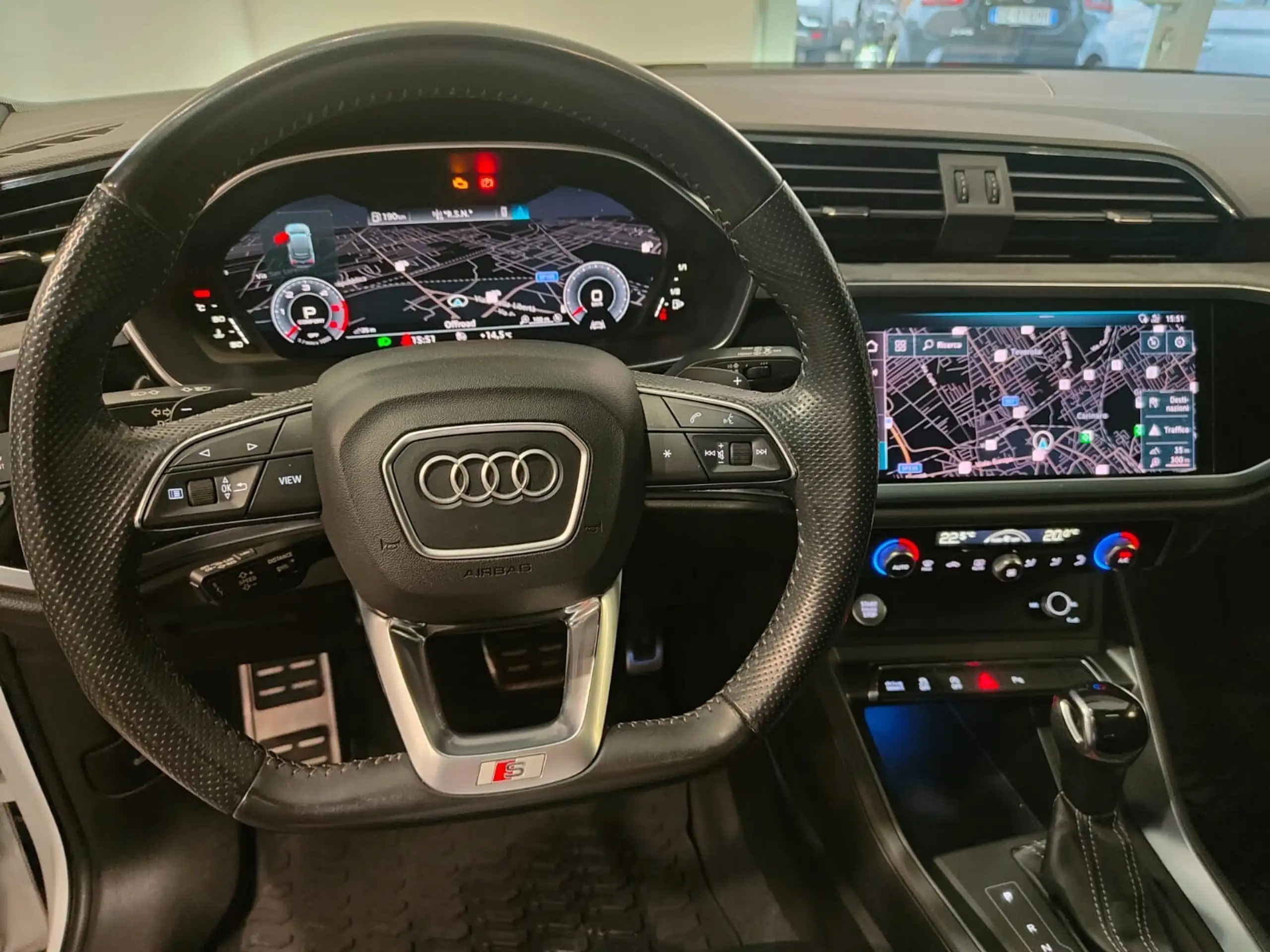 Audi - Q3