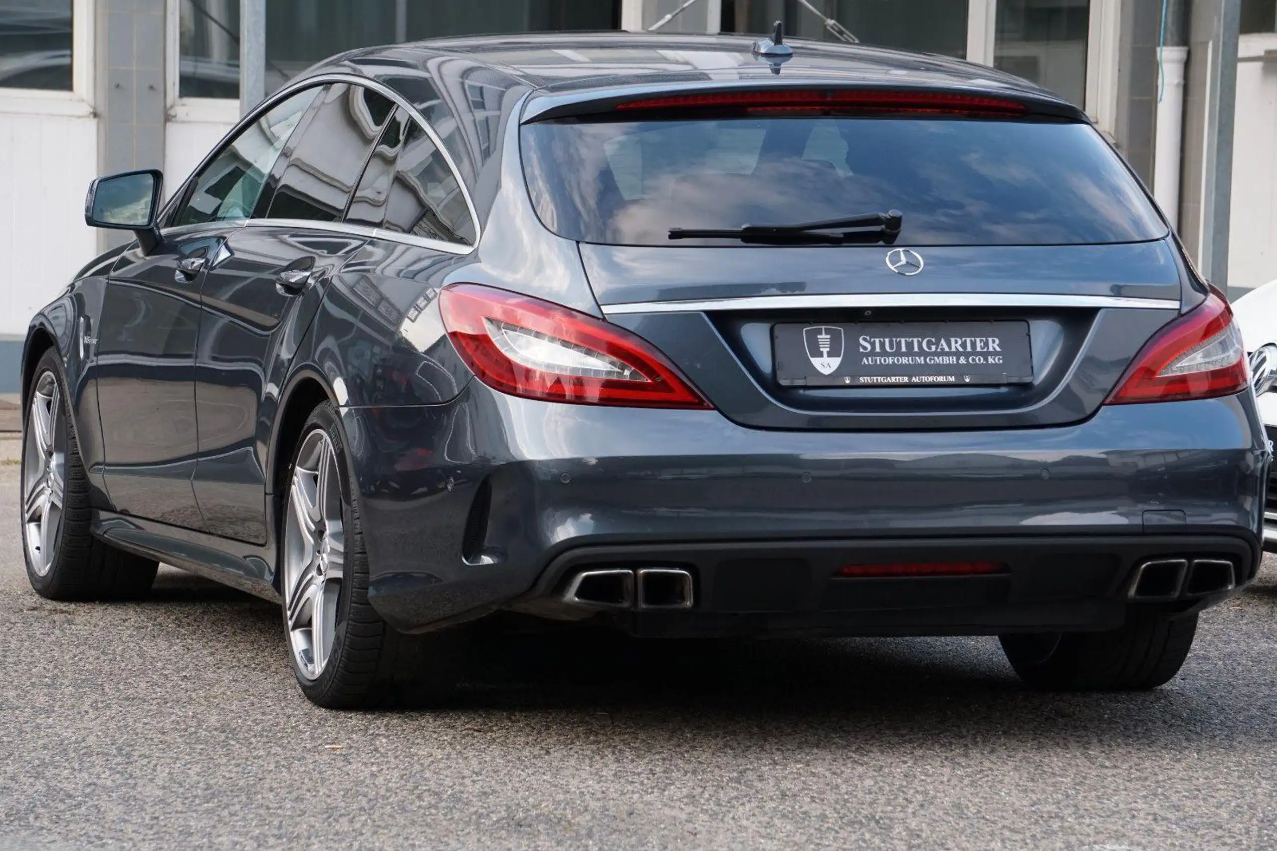 Mercedes-Benz - CLS 63 AMG