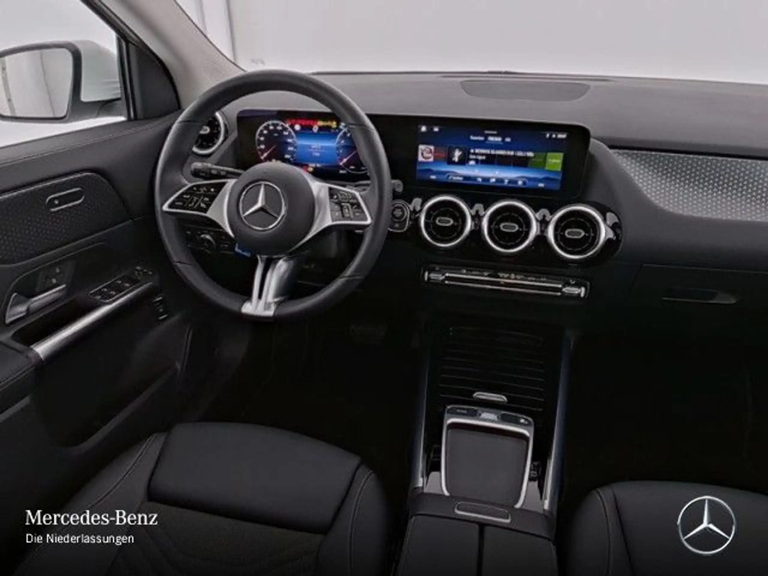 Mercedes-Benz - GLA 200