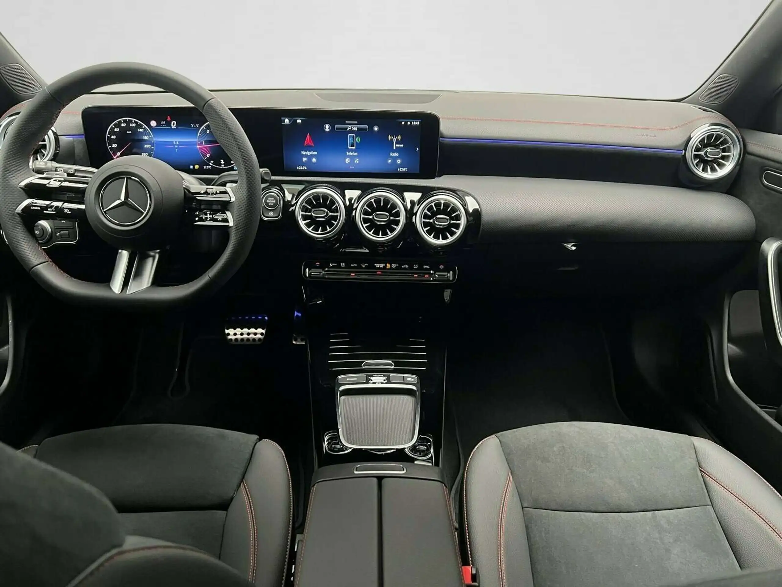 Mercedes-Benz - CLA 200