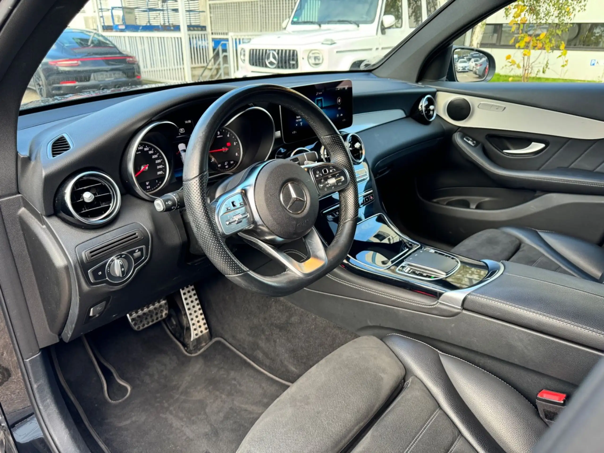 Mercedes-Benz - GLC 220