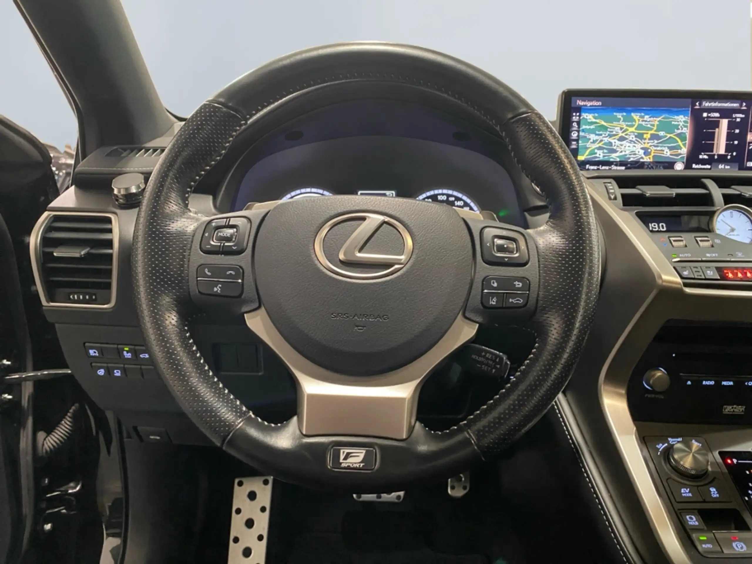 Lexus - NX 300h