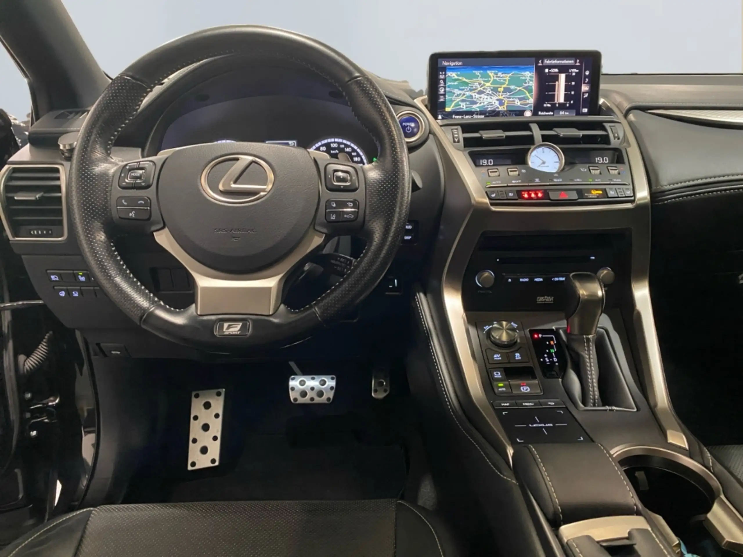 Lexus - NX 300h