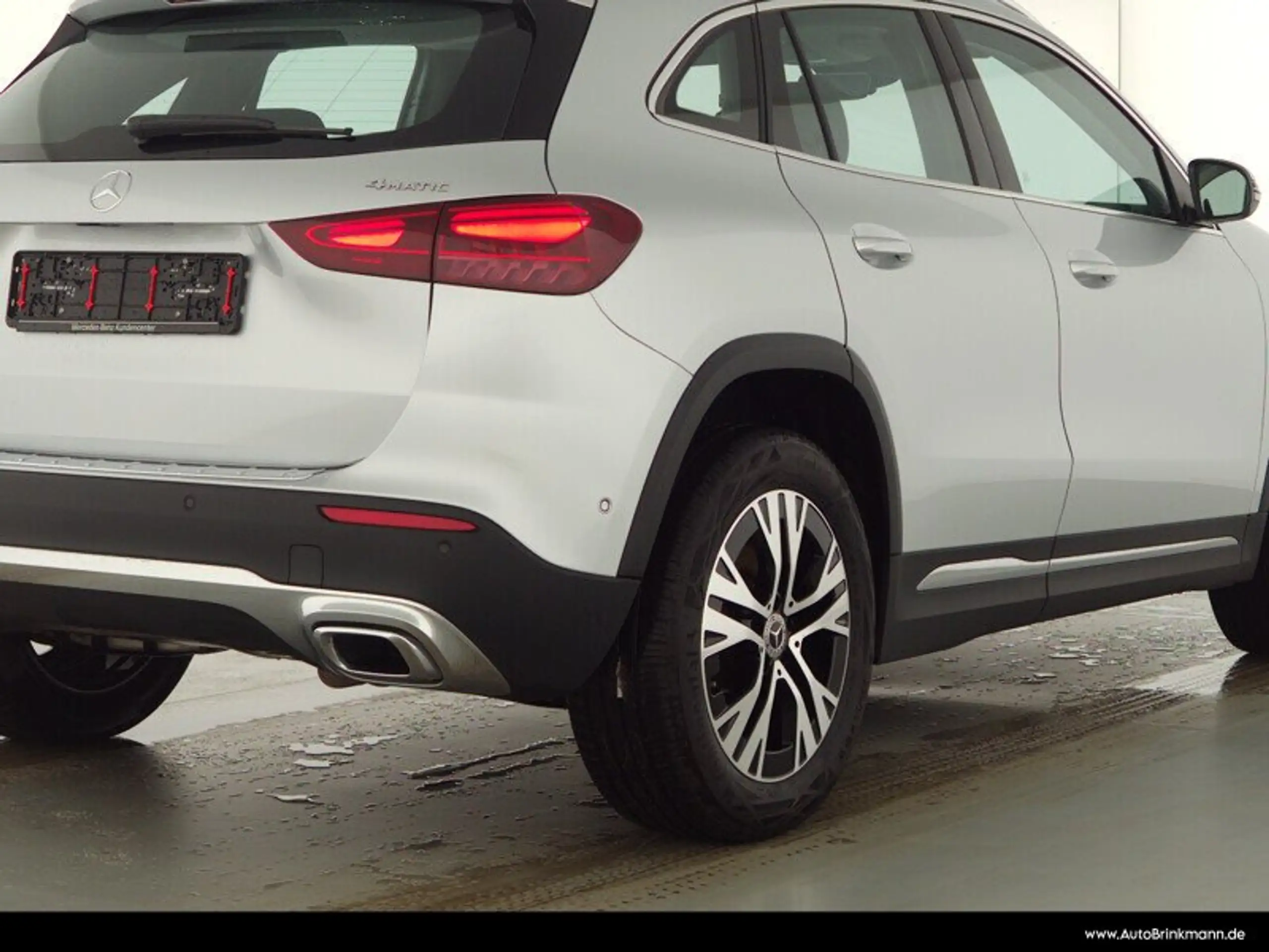 Mercedes-Benz - GLA 220