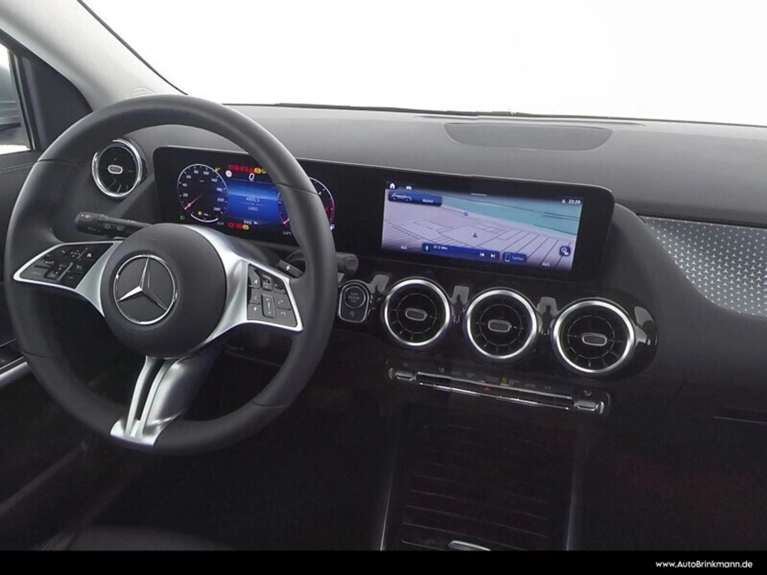 Mercedes-Benz - GLA 220