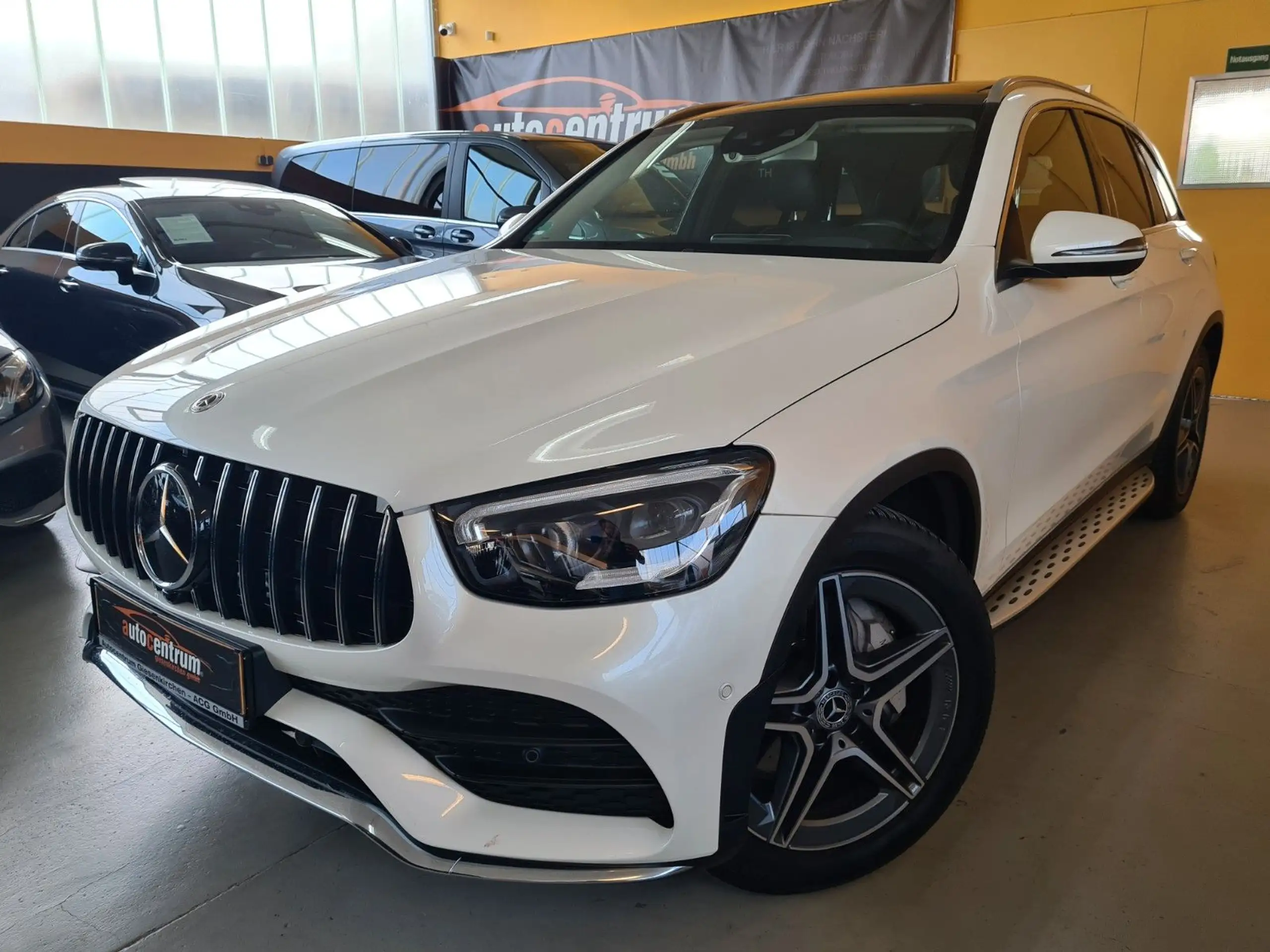 Mercedes-Benz - GLC 300