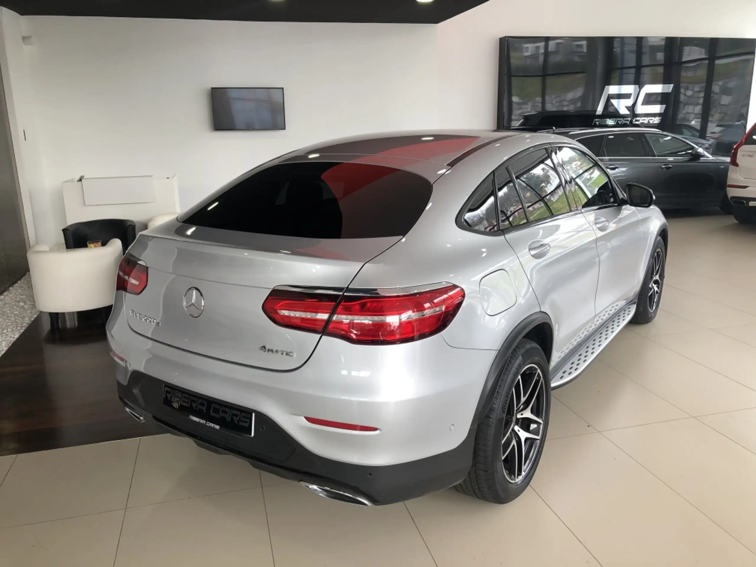 Mercedes-Benz - GLC 220