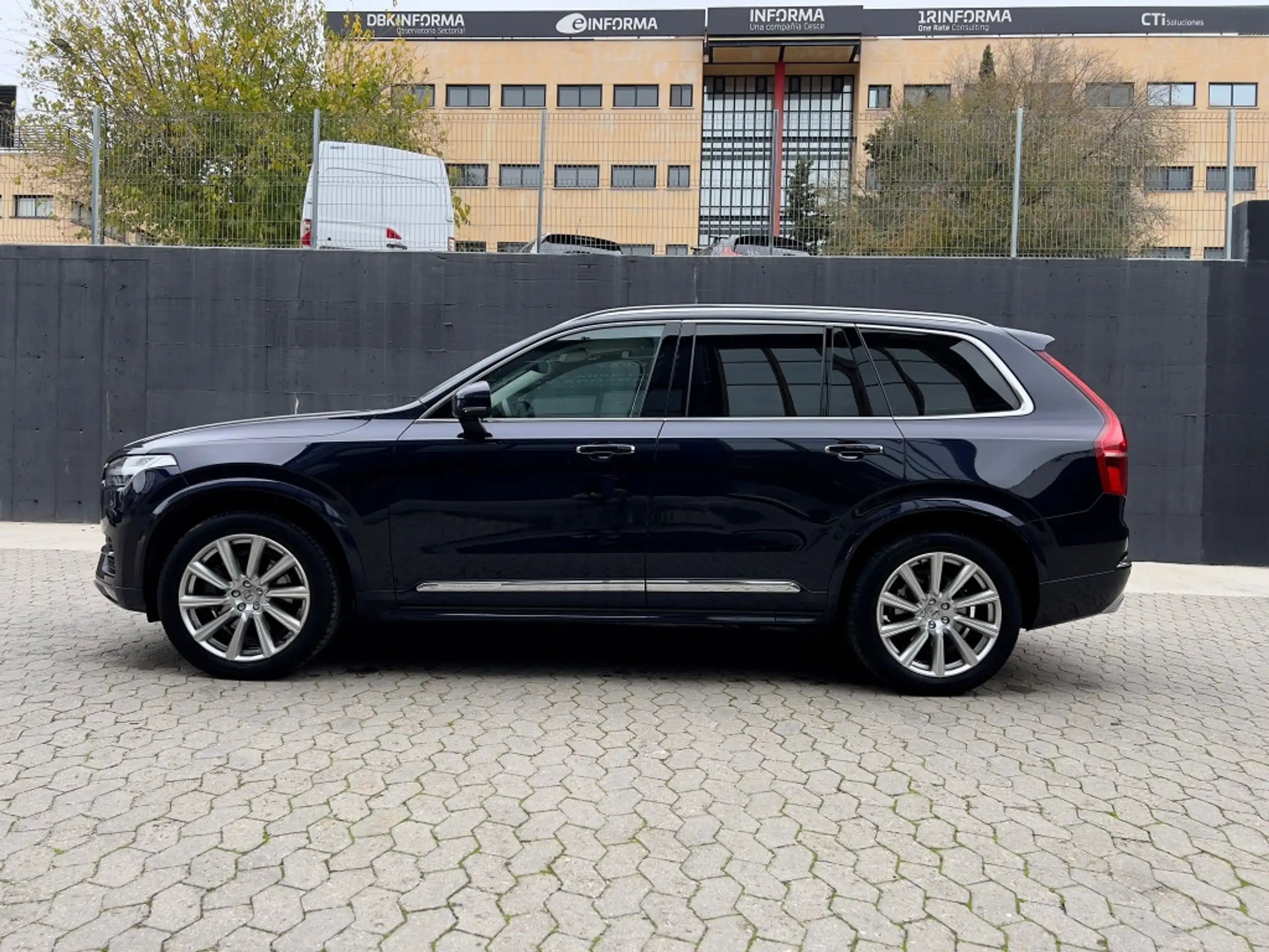 Volvo - XC90