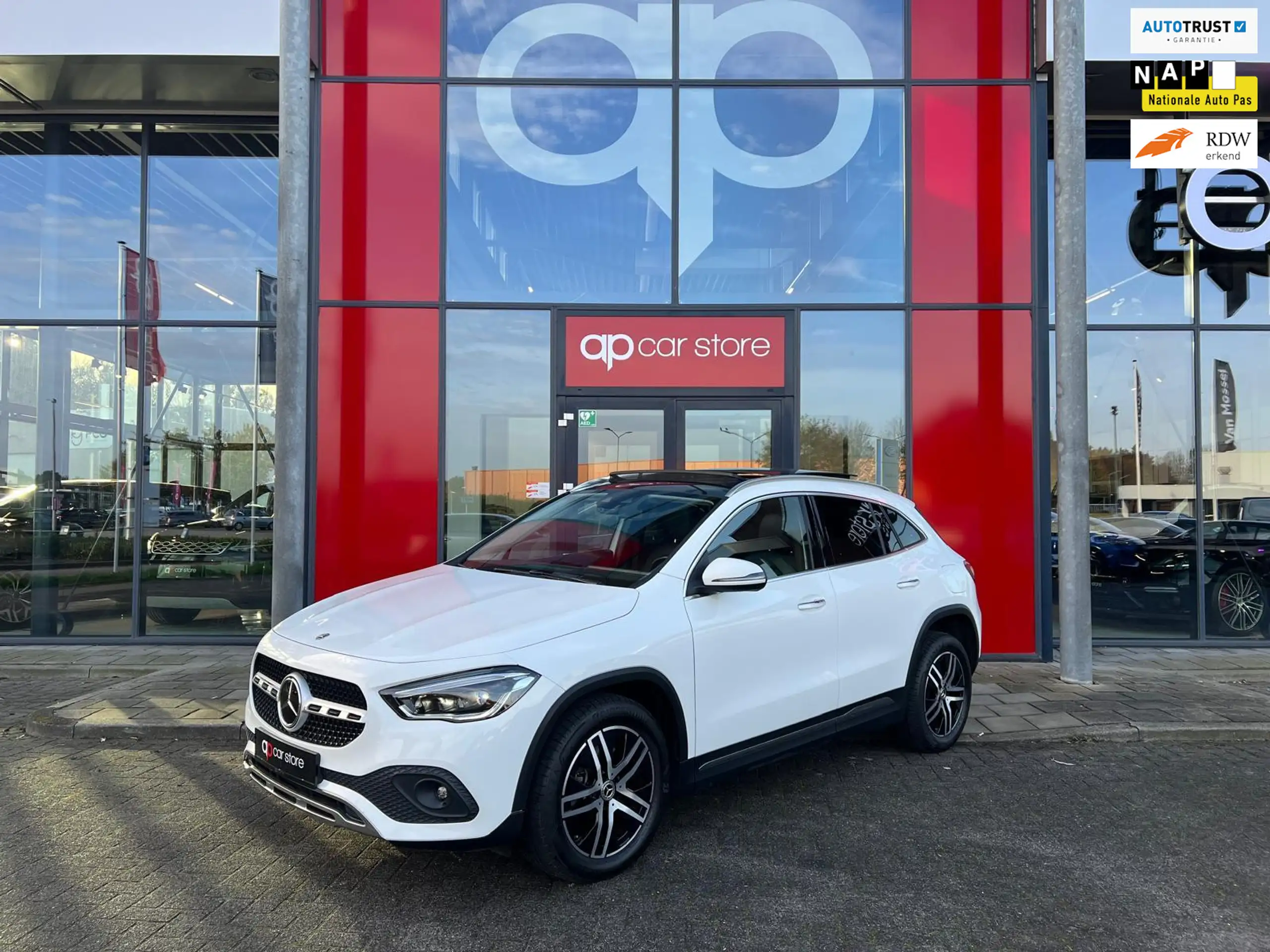 Mercedes-Benz - GLA 250