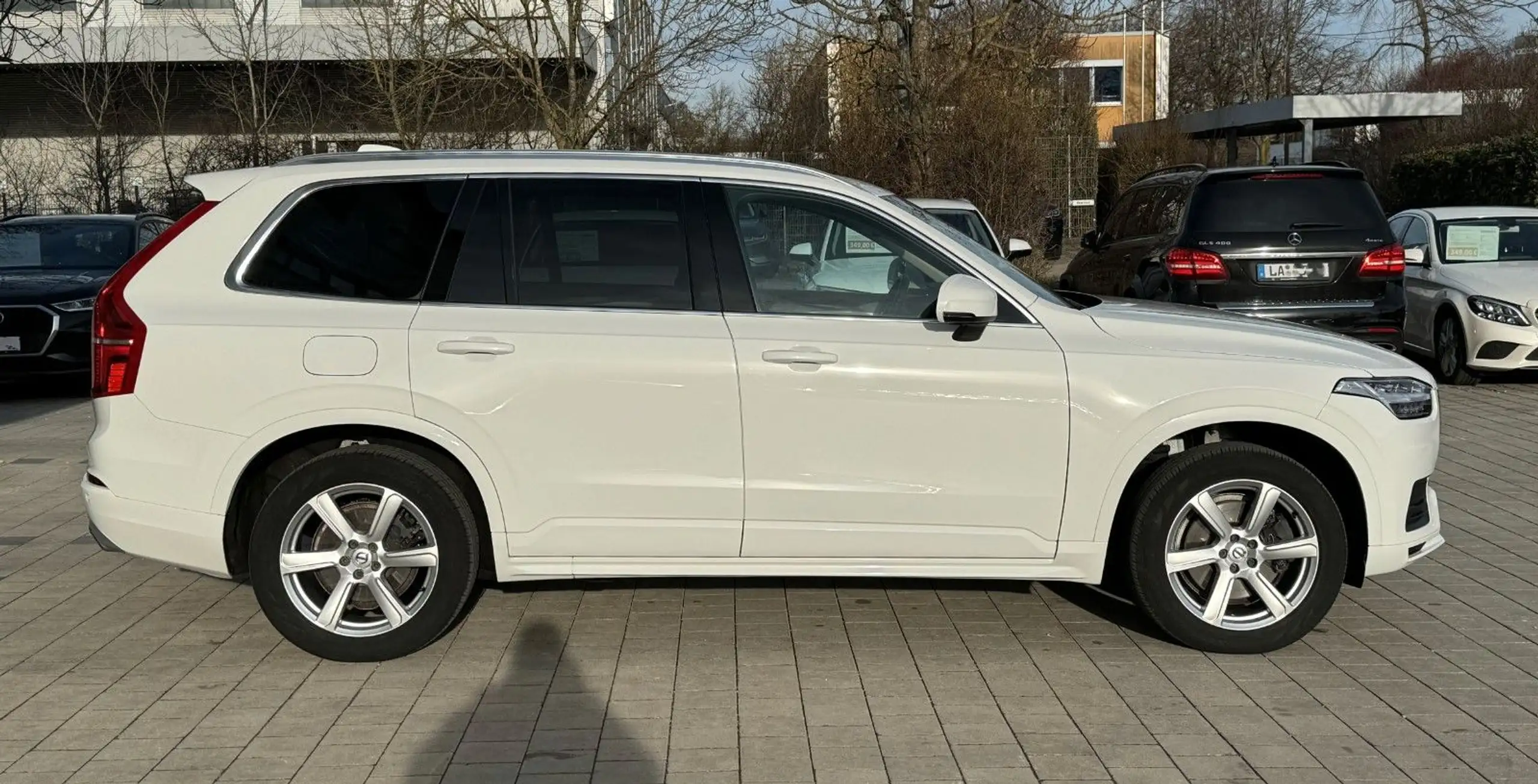 Volvo - XC90