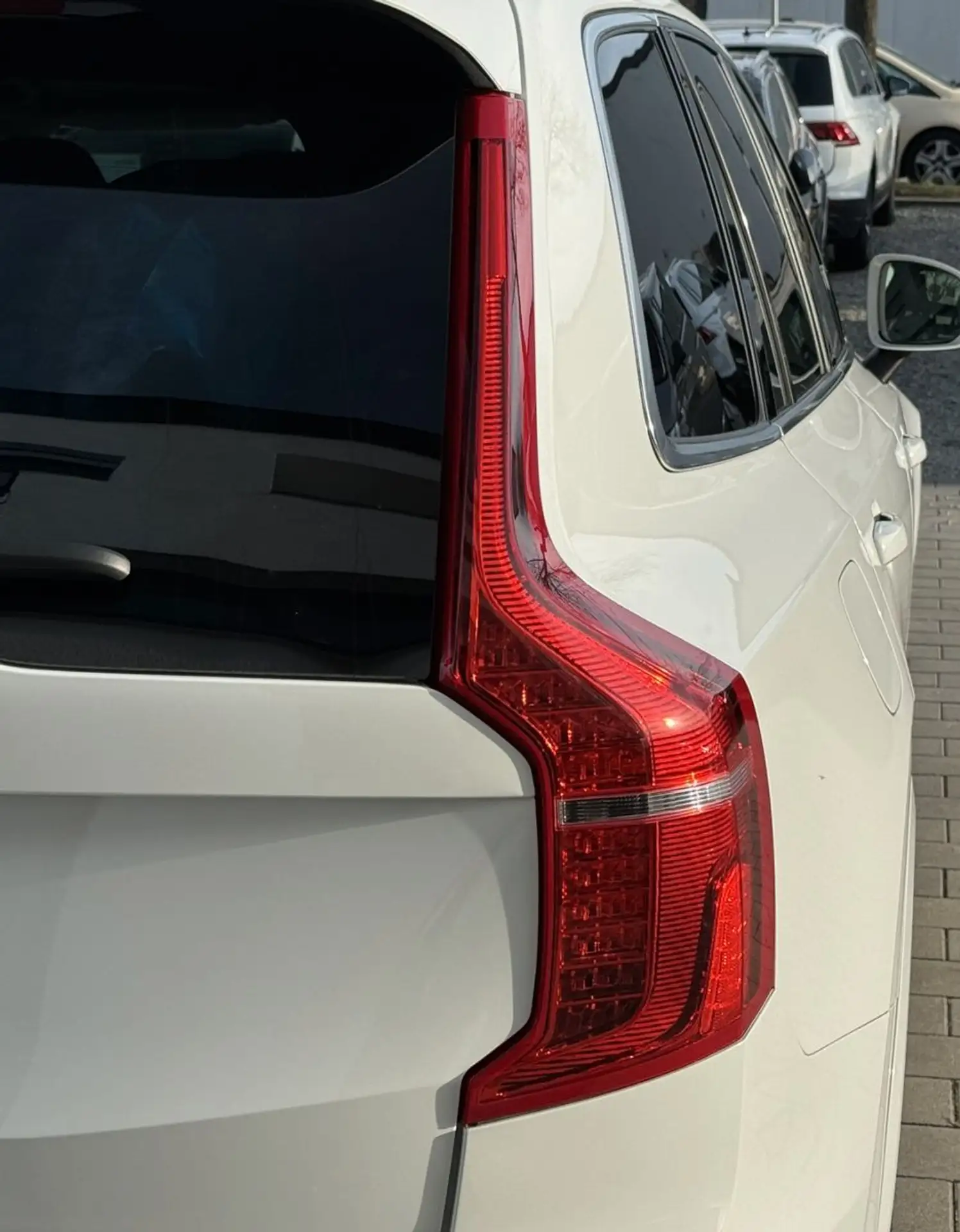 Volvo - XC90