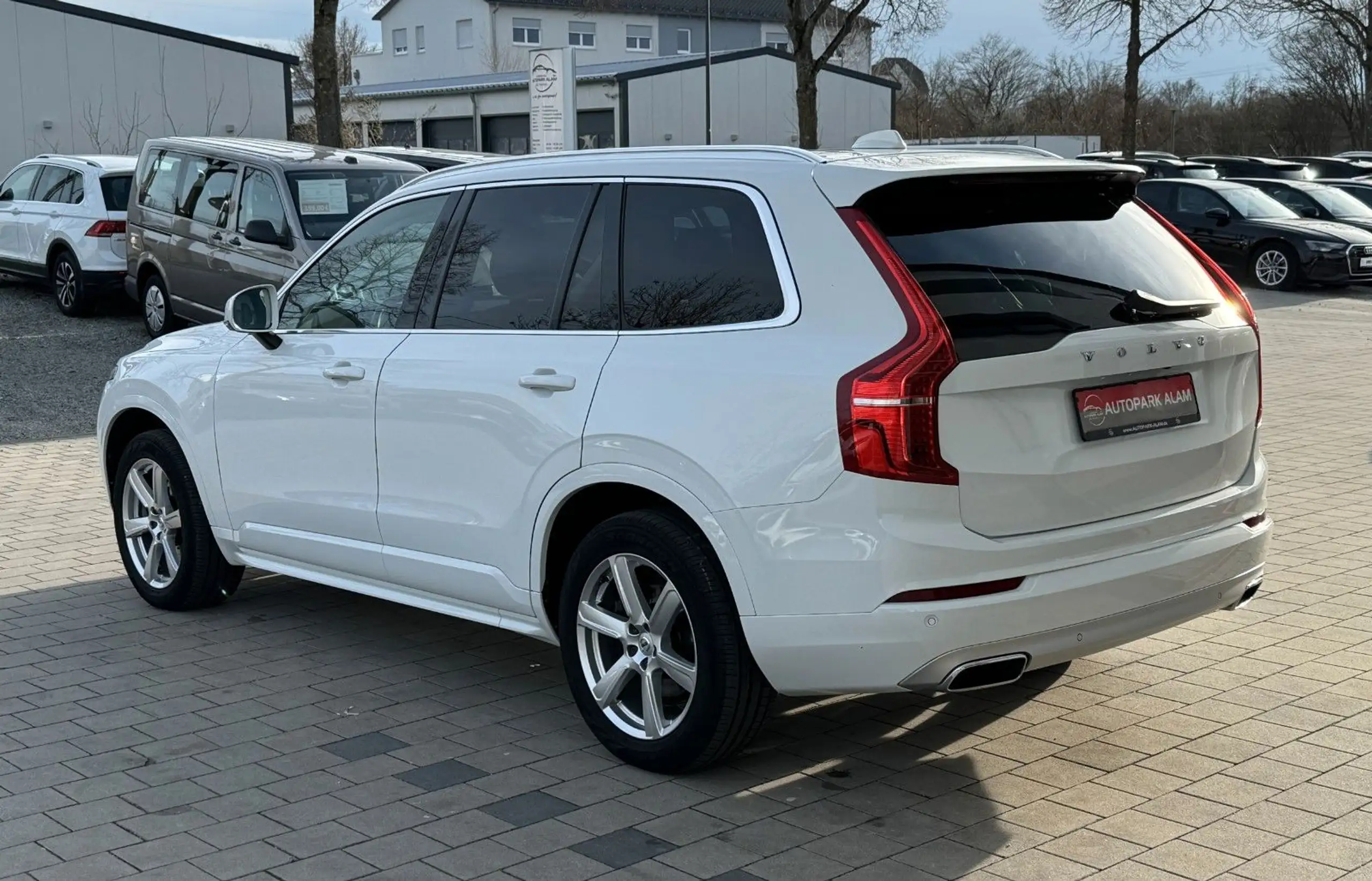 Volvo - XC90