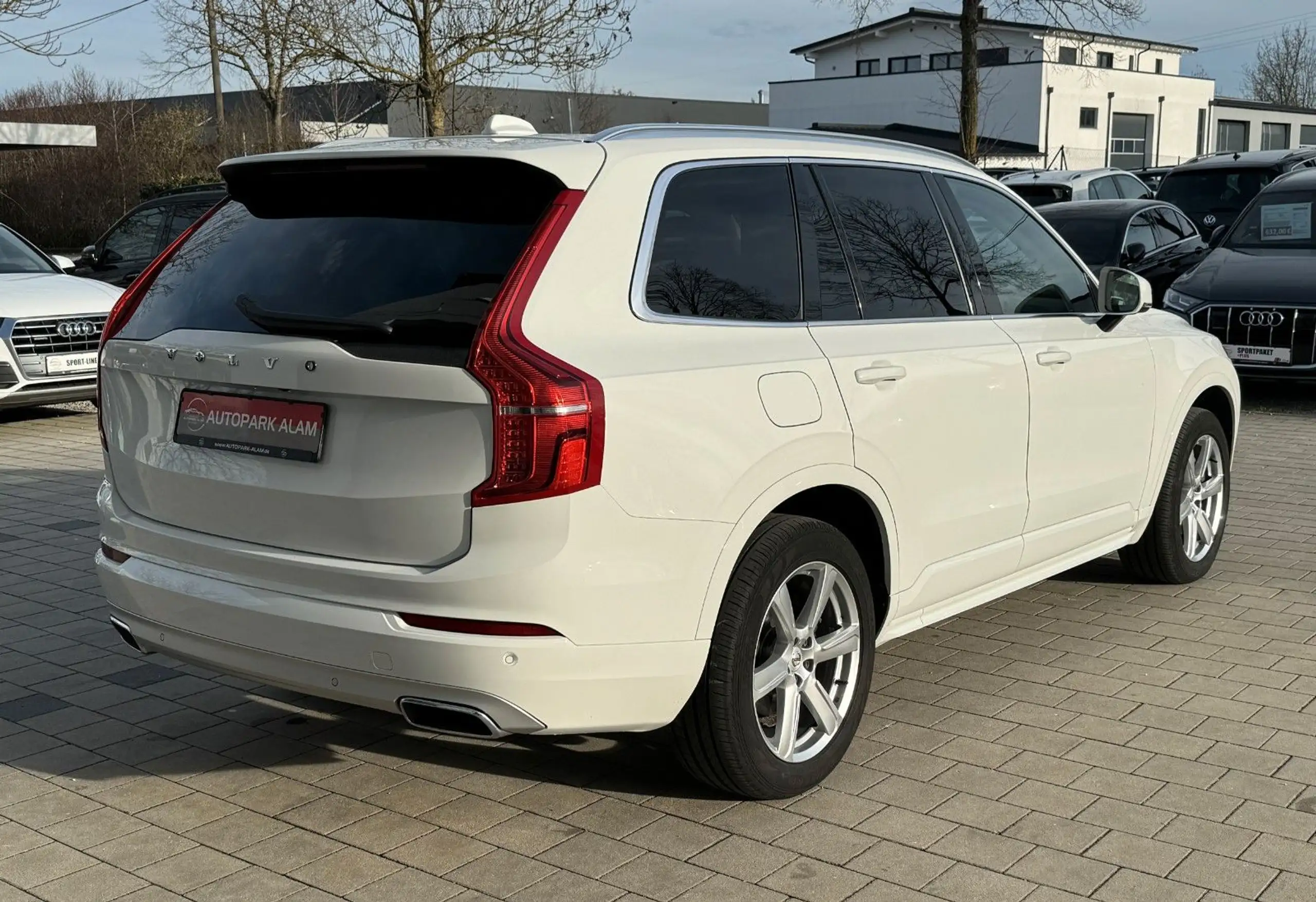 Volvo - XC90