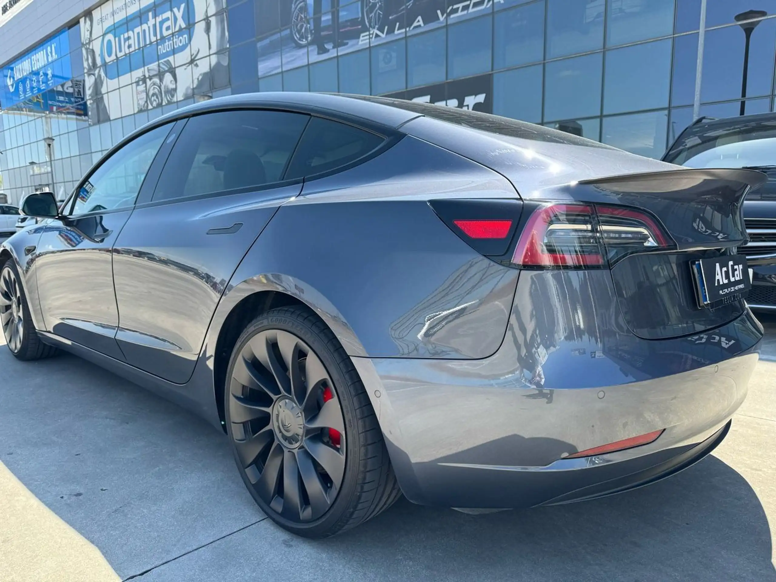 Tesla - Model 3