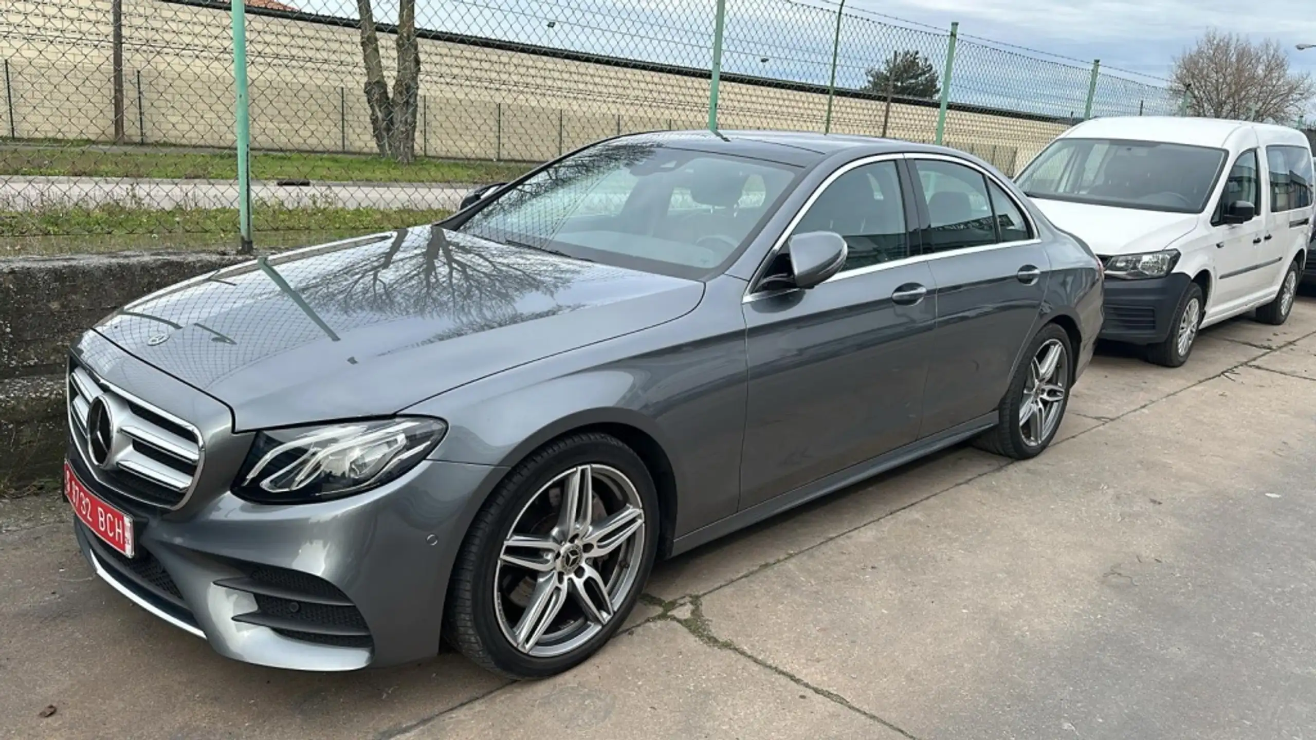 Mercedes-Benz - E 220