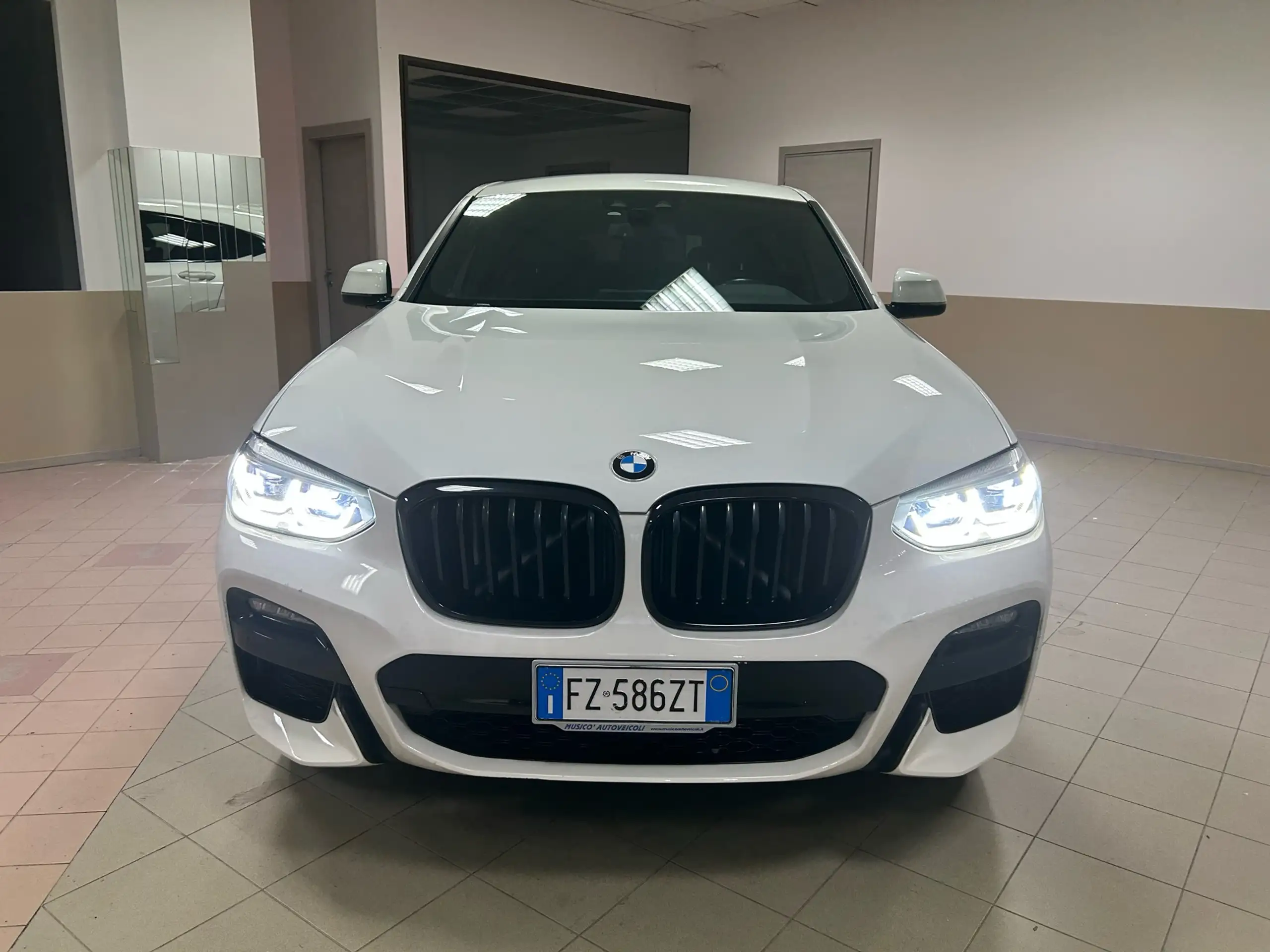 BMW - X4 M