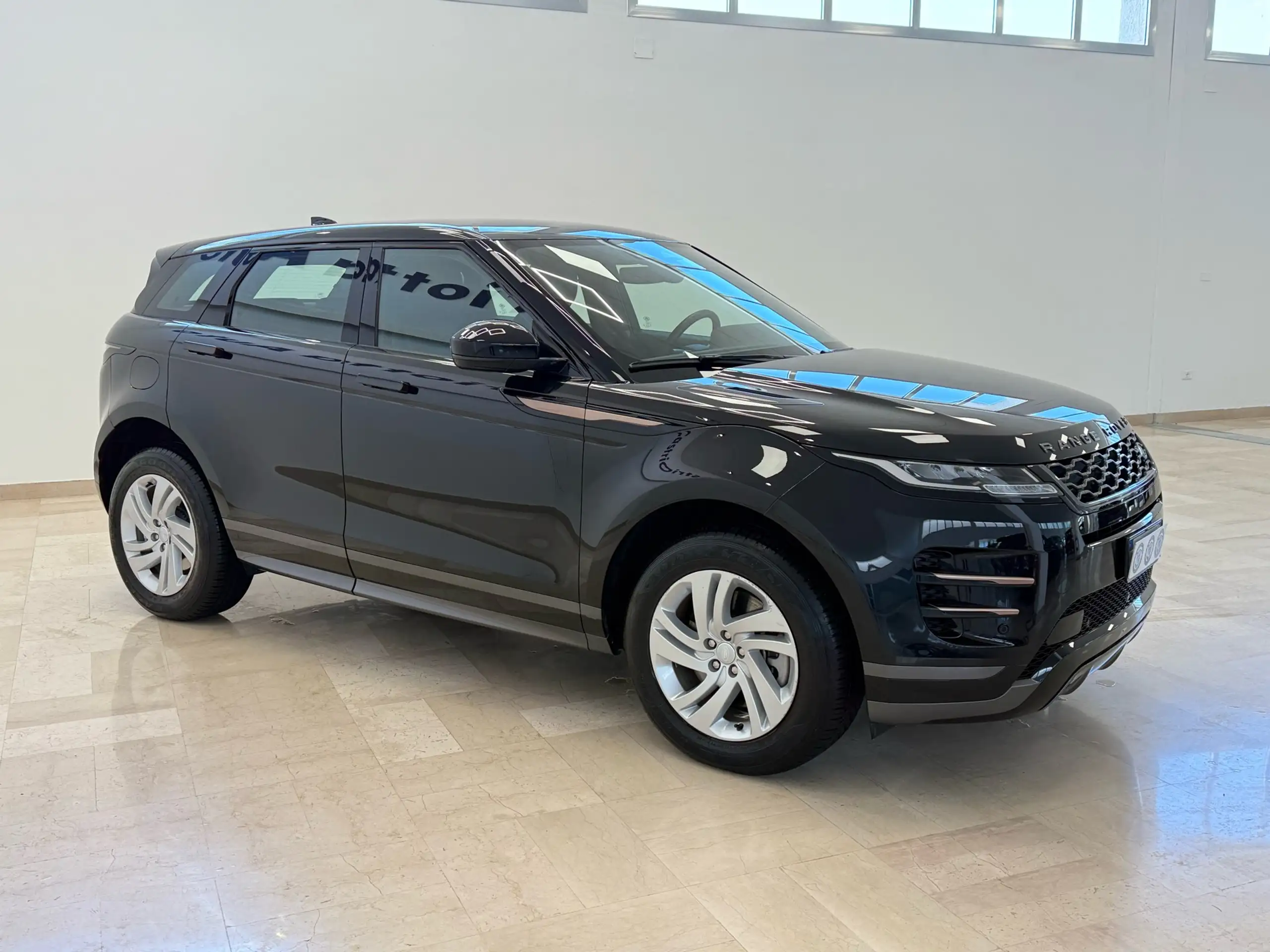 Land Rover - Range Rover Evoque