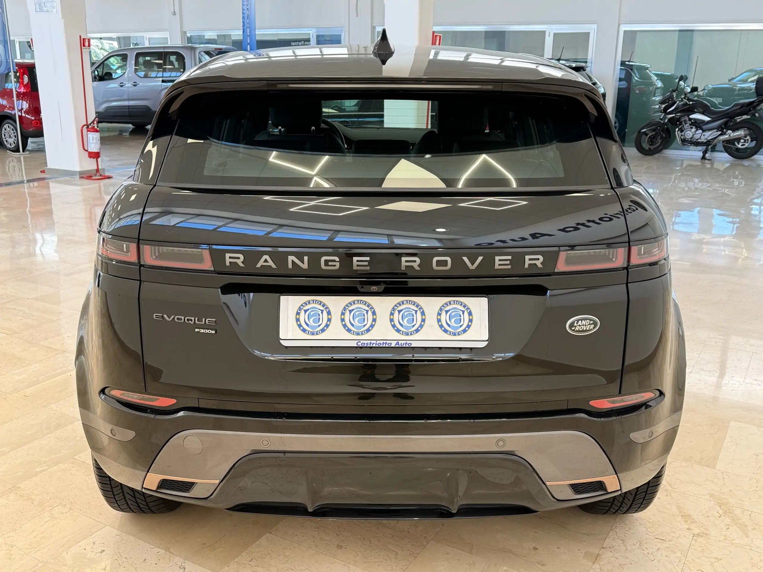 Land Rover - Range Rover Evoque