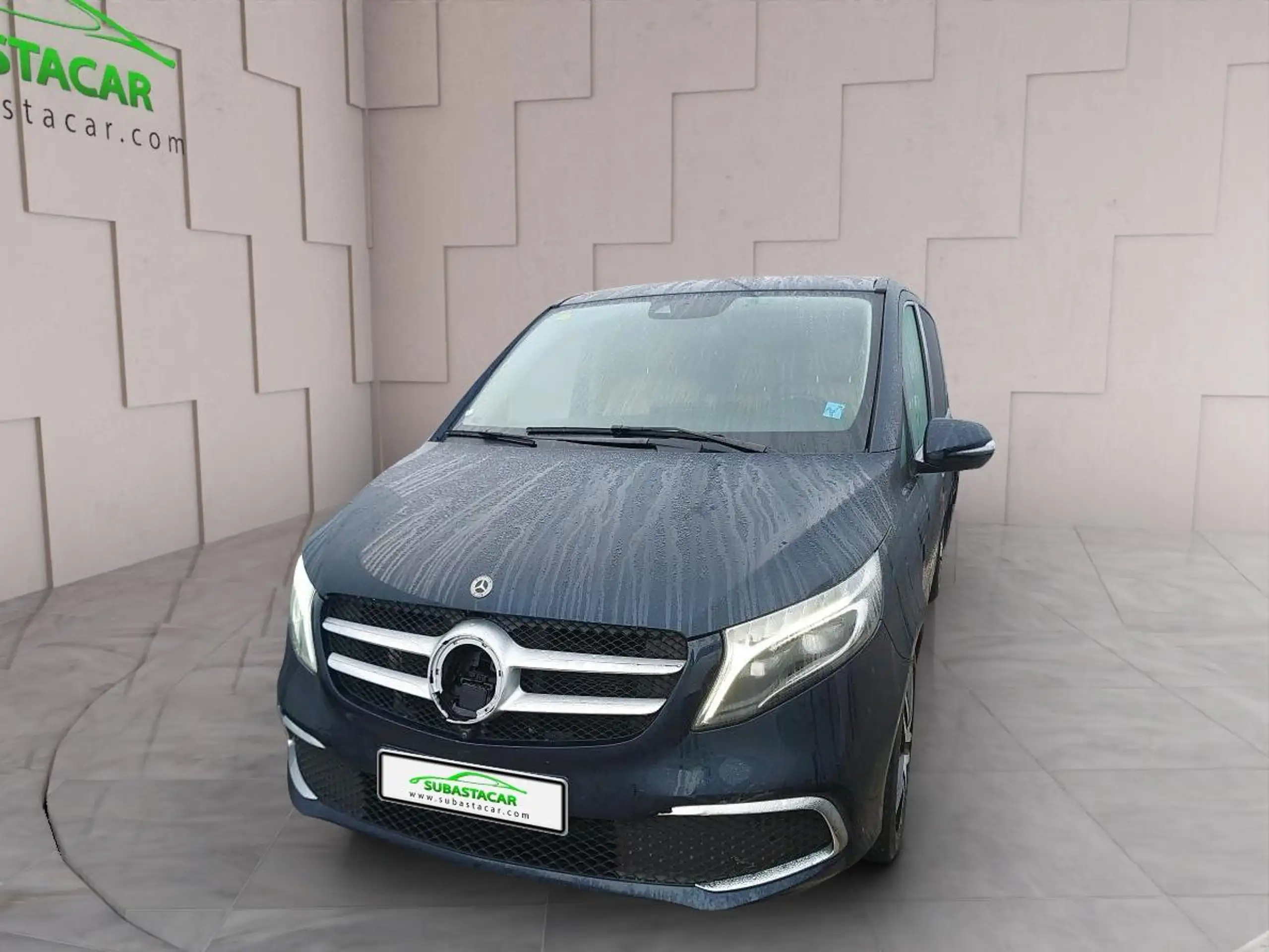 Mercedes-Benz - V