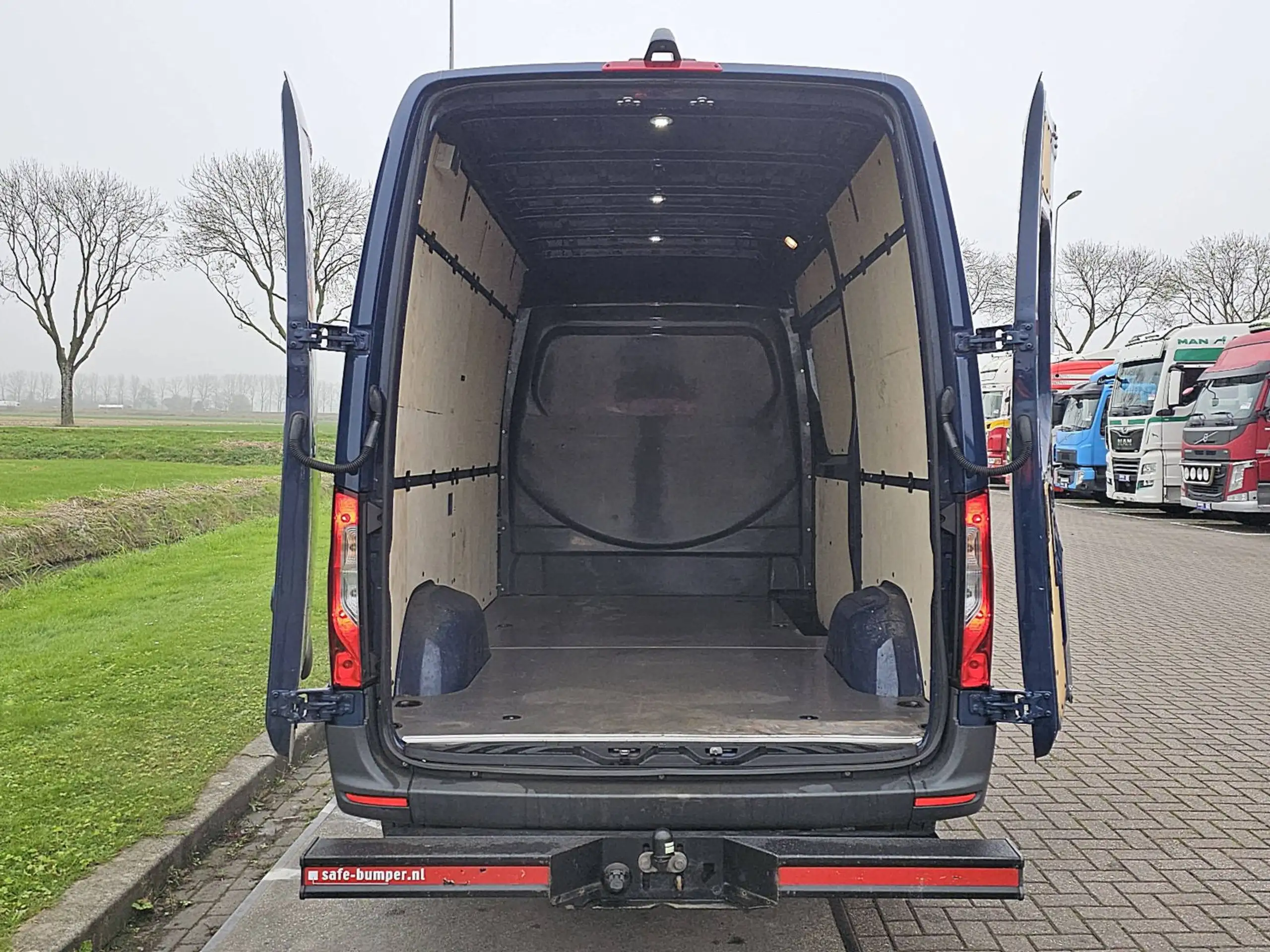 Mercedes-Benz - Sprinter