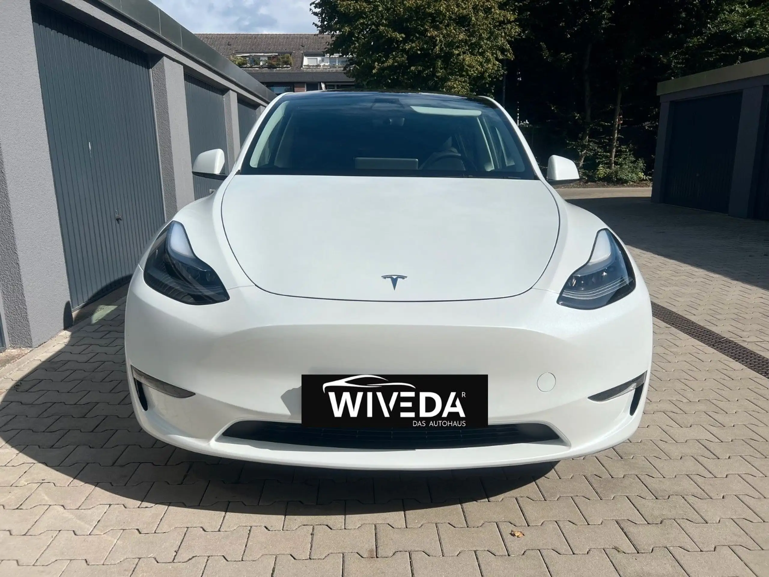 Tesla - Model Y