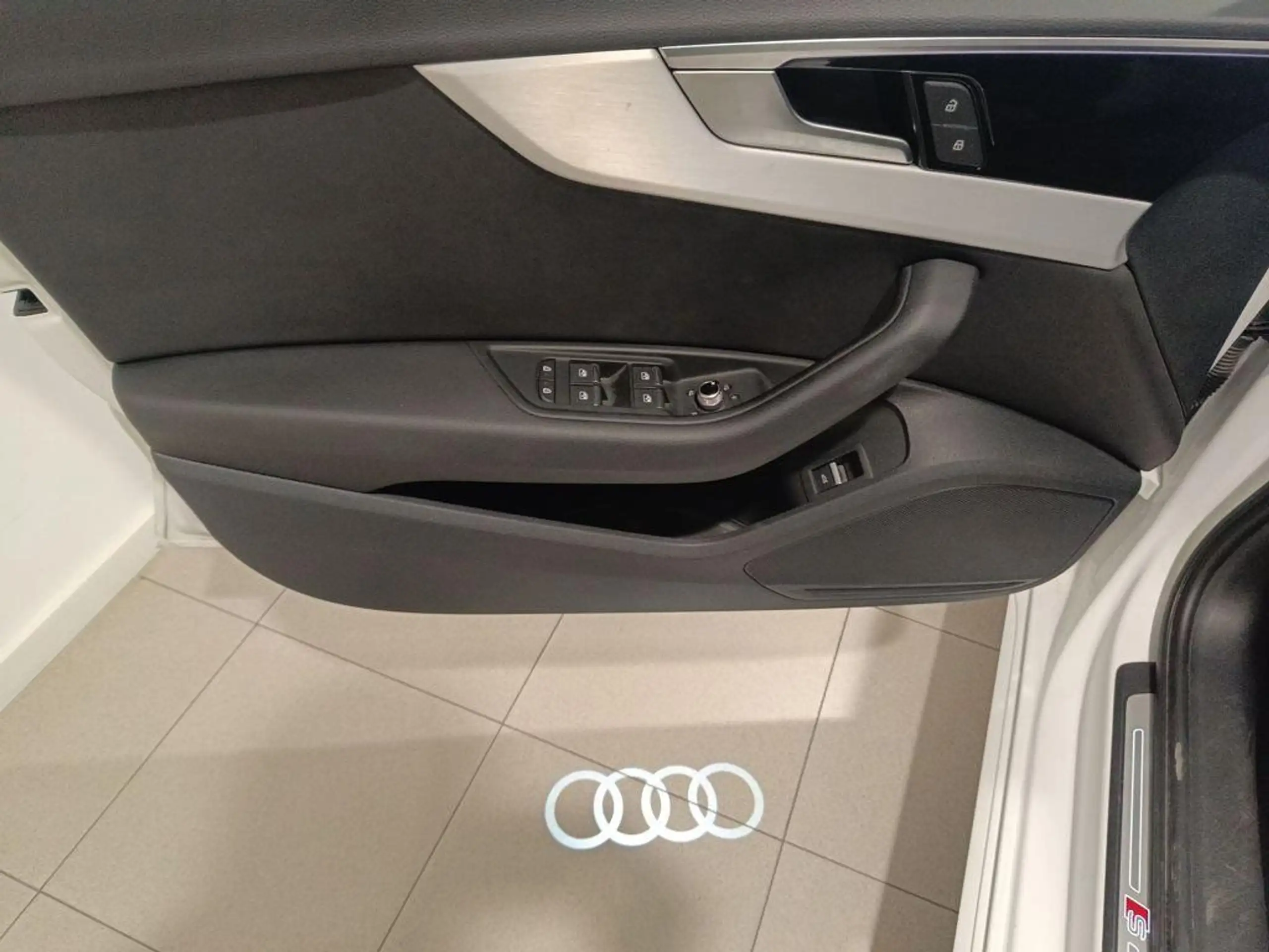 Audi - A4