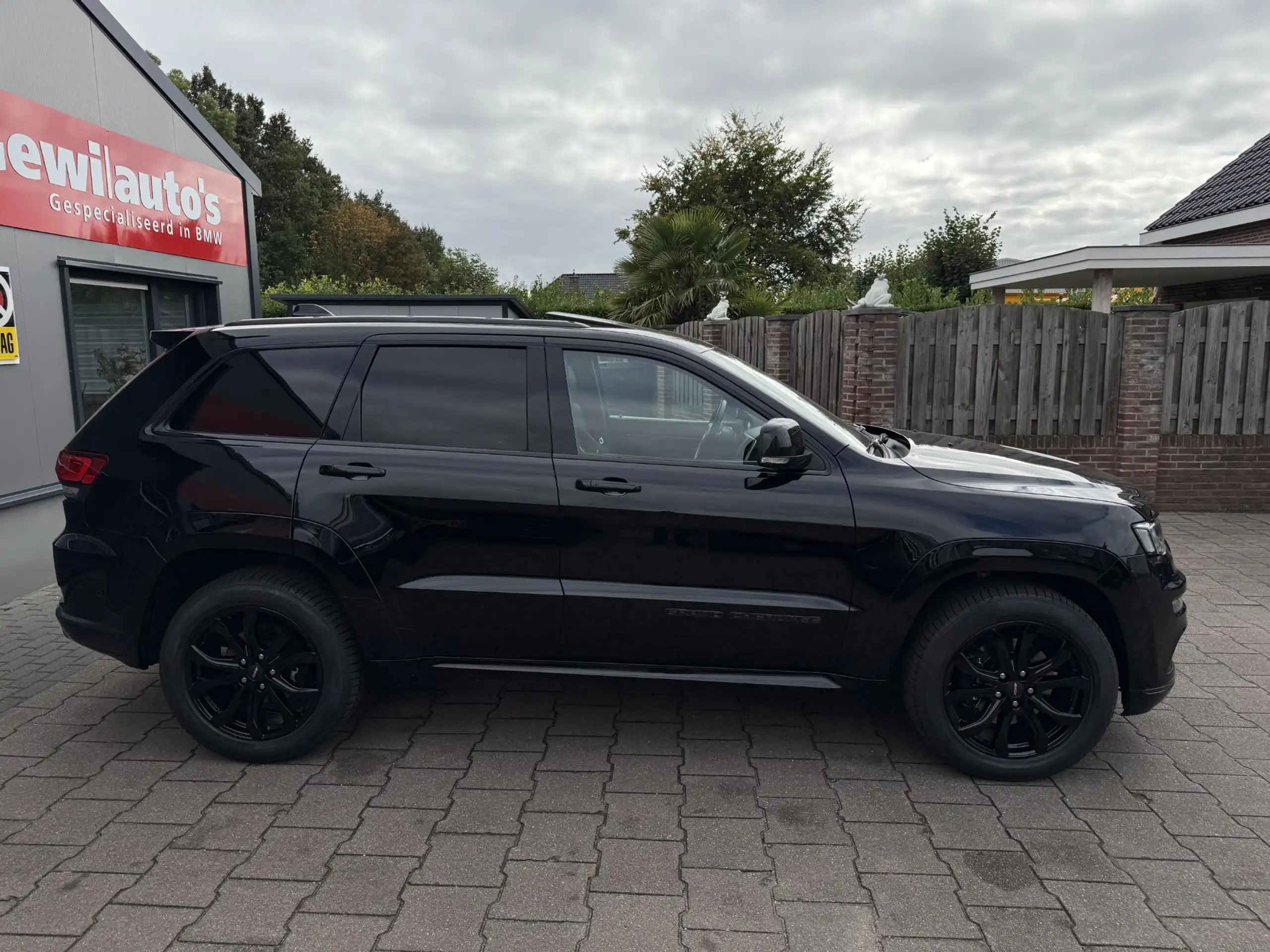 Jeep - Grand Cherokee