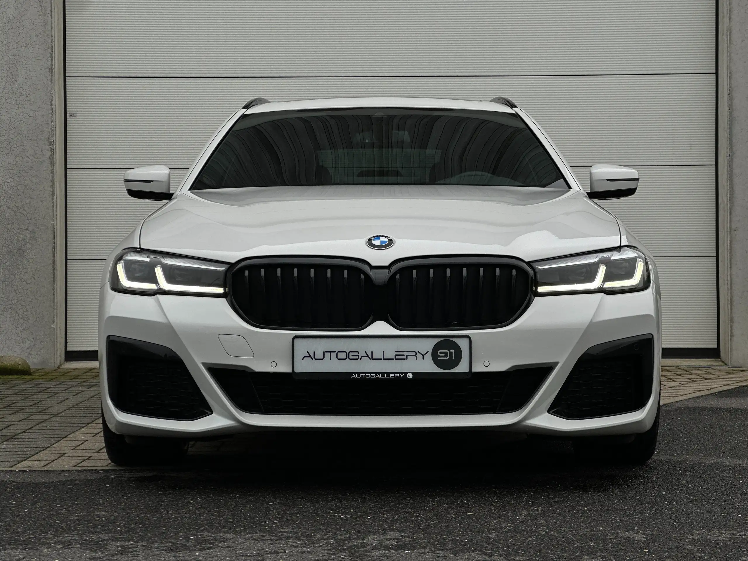 BMW - 530