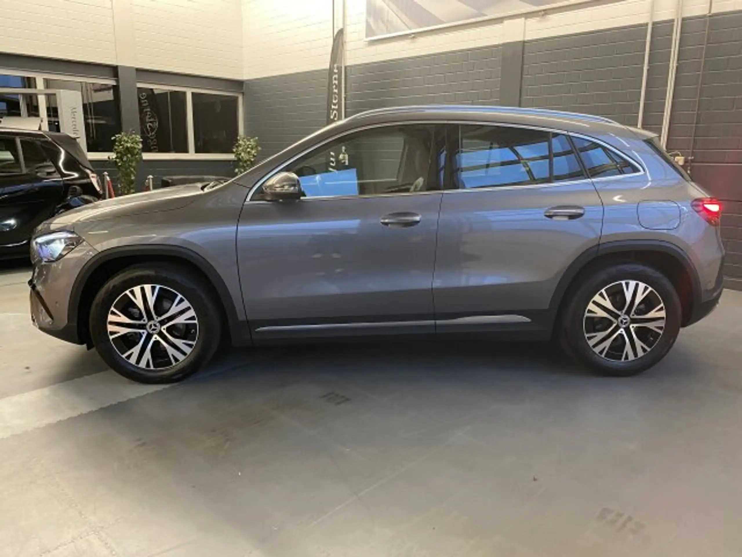 Mercedes-Benz - GLA 200