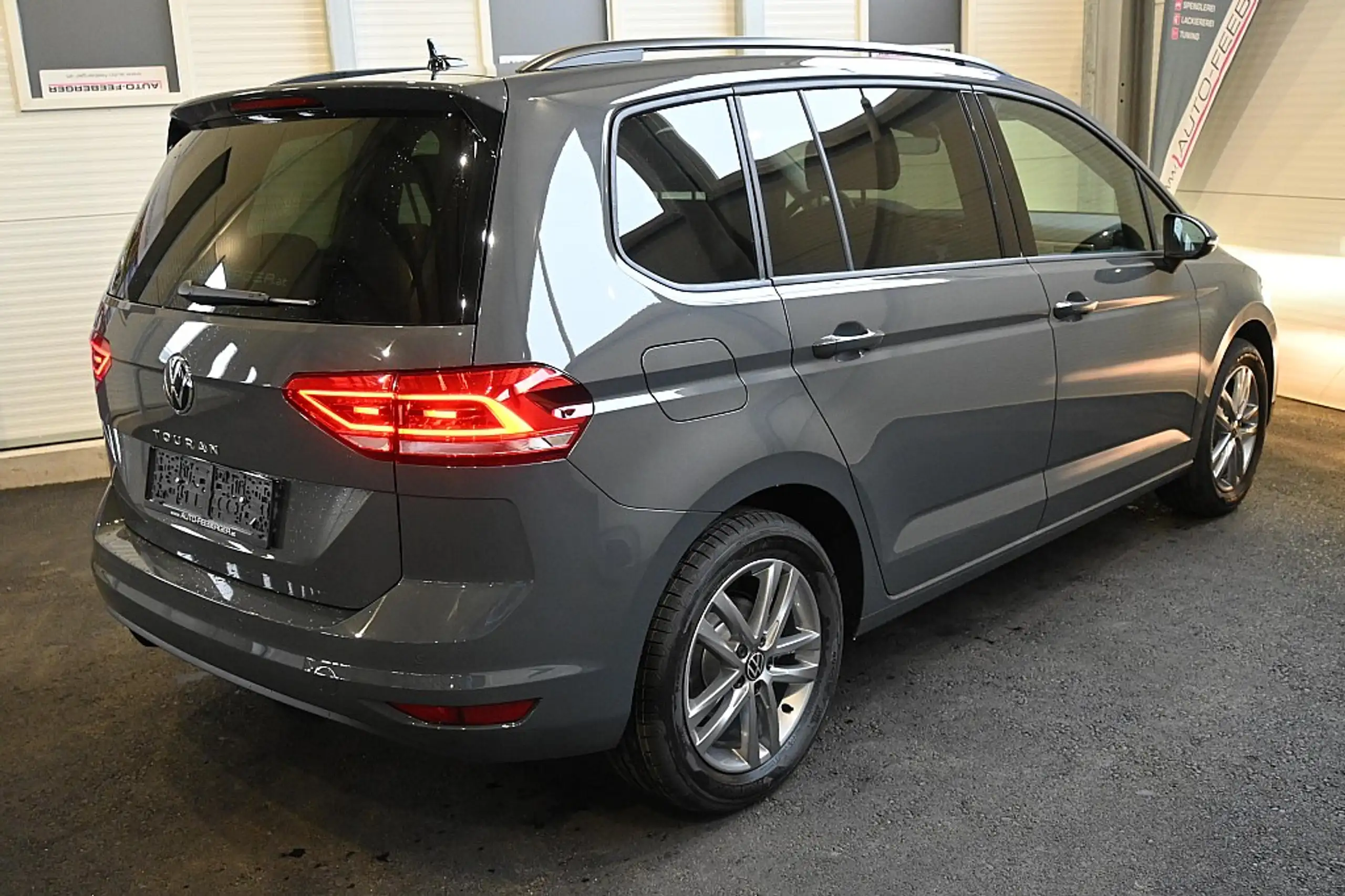 Volkswagen - Touran