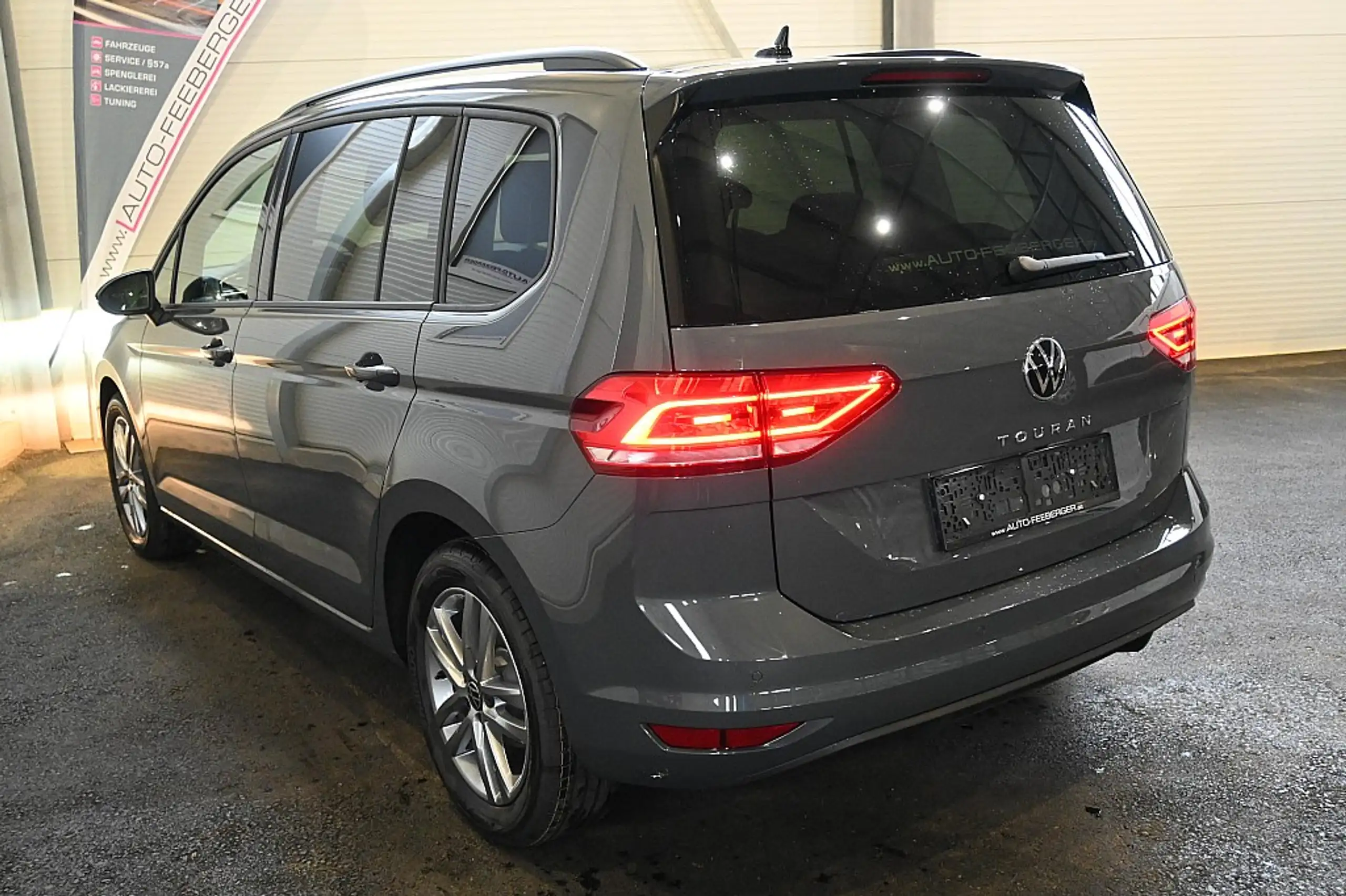 Volkswagen - Touran