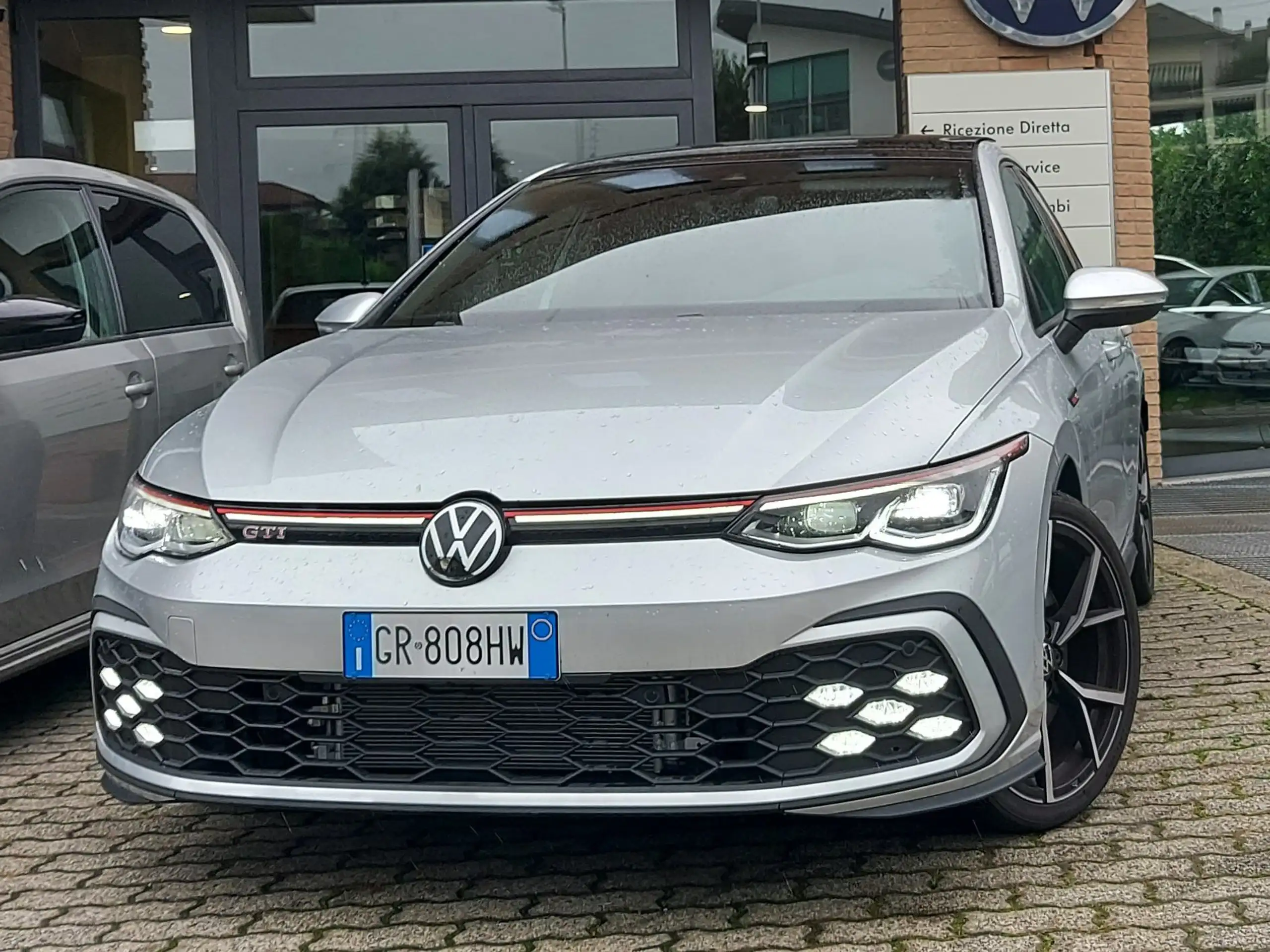 Volkswagen - Golf GTI