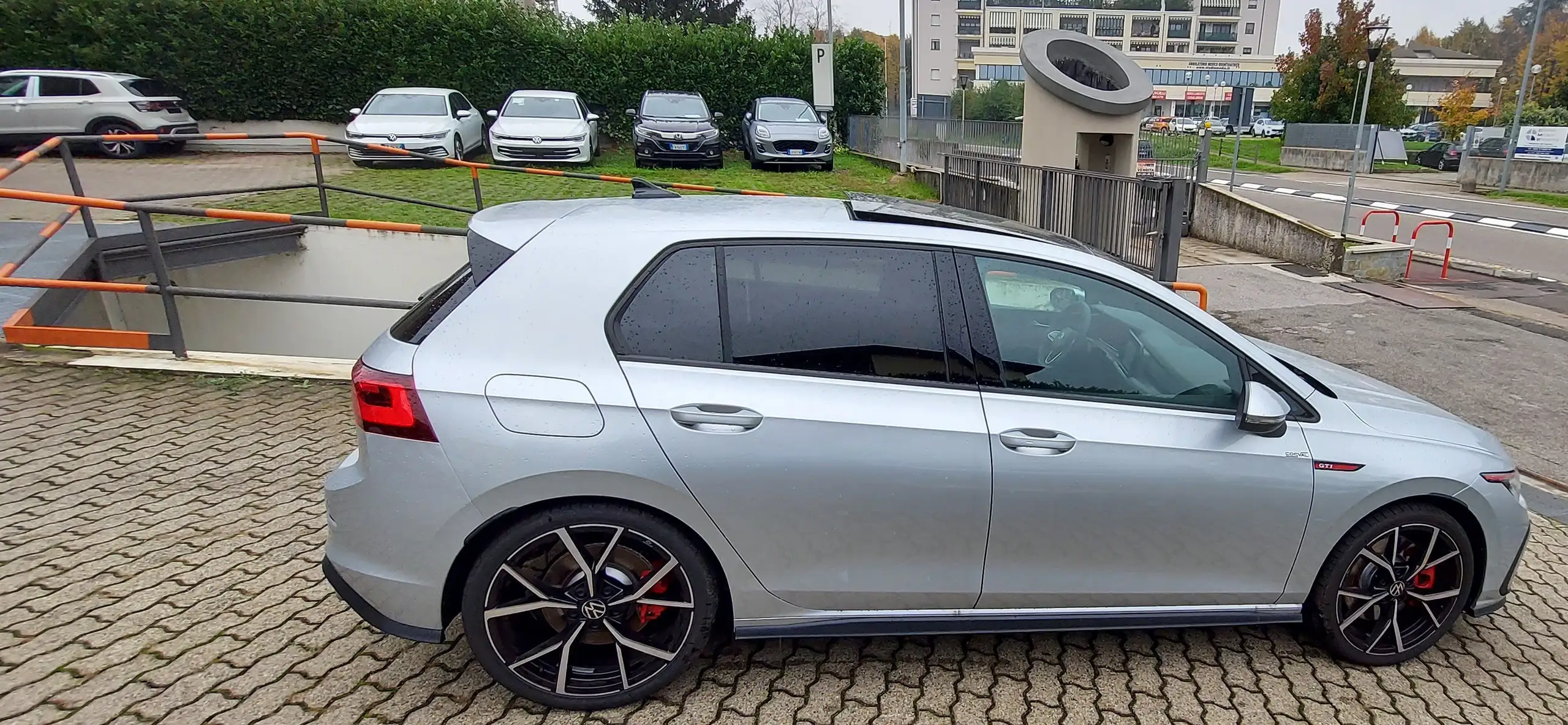 Volkswagen - Golf GTI